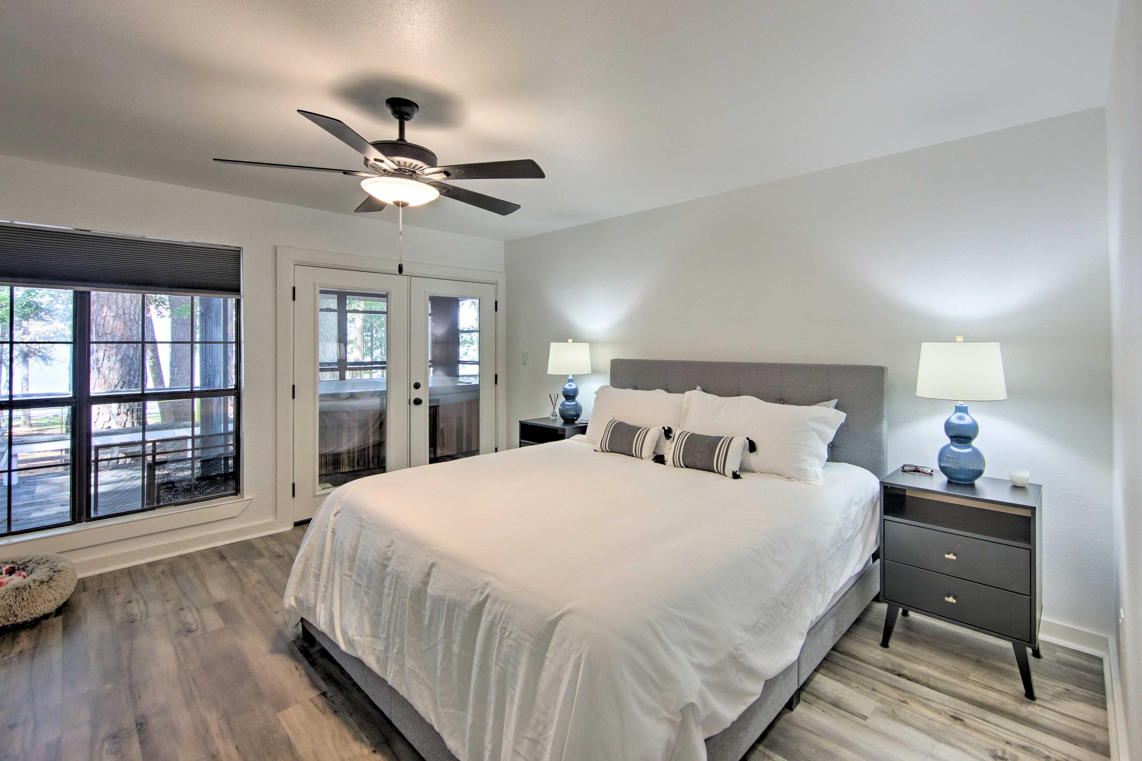 Bedroom 1 | King Bed | Smart TV w/ Cable