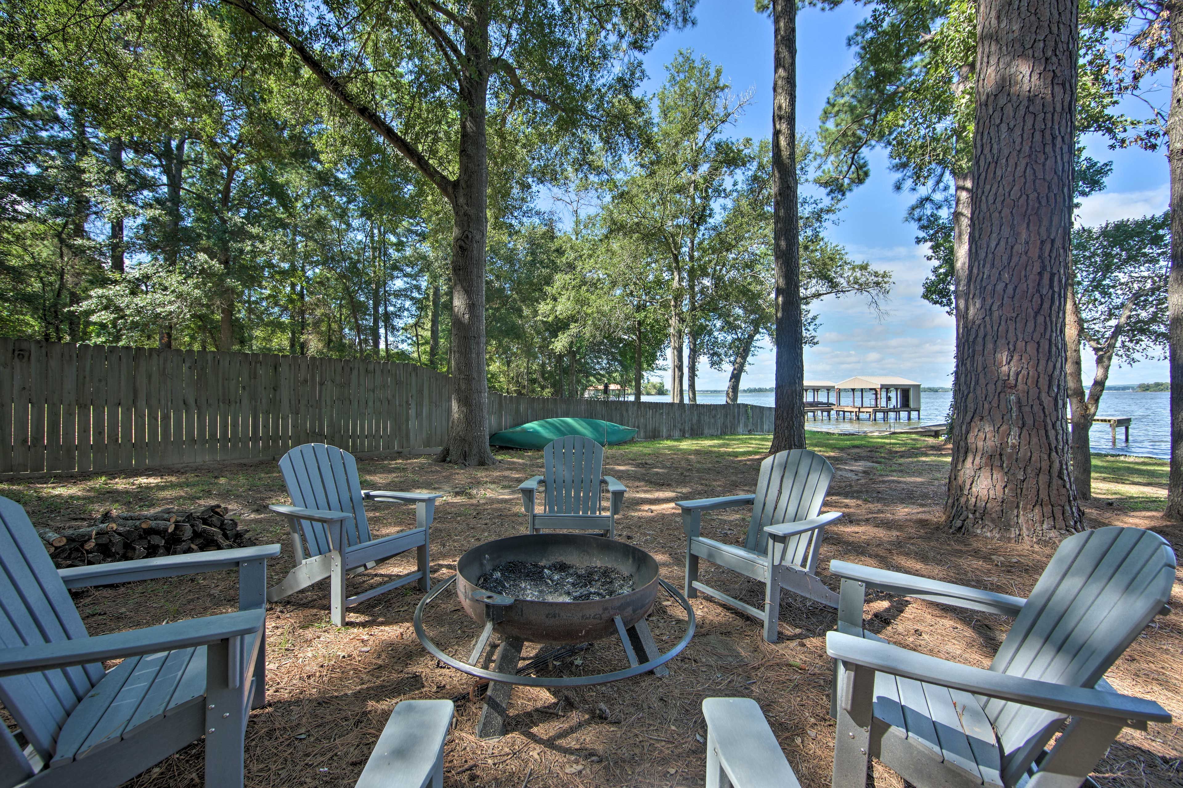 House Exterior | Wood-Burning Fire Pit