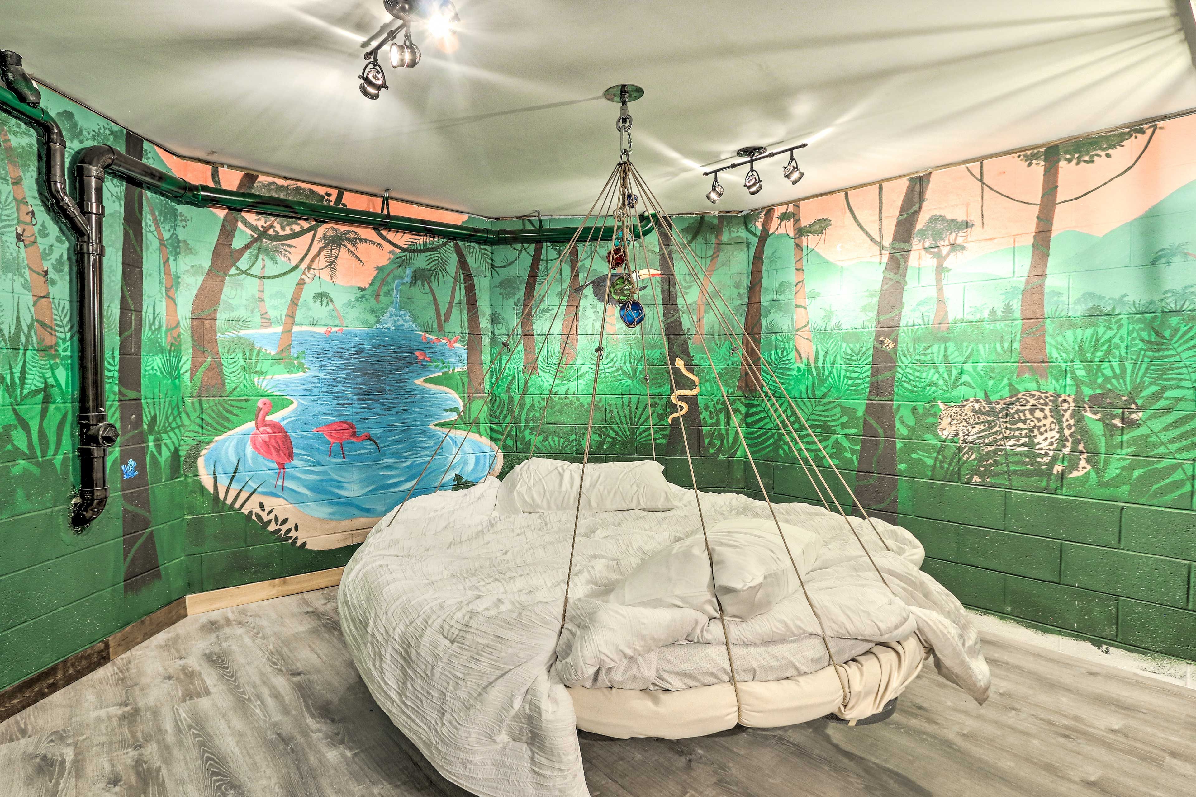 Bonus Room | Queen Bed | Twin Bed | Twin Bunk Bed | Basement | Stairs Required
