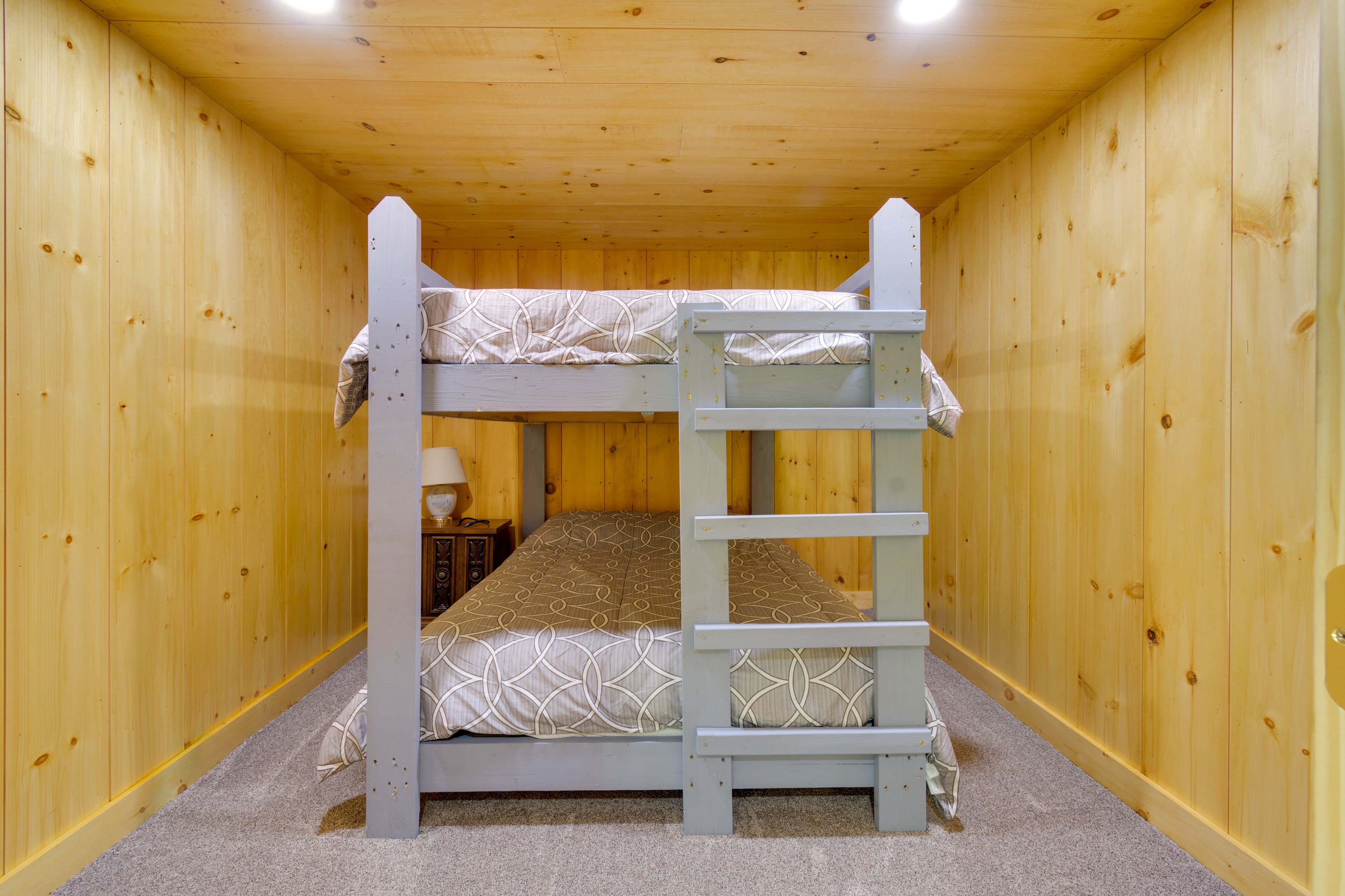 Bedroom 7 | Queen Bunk Bed