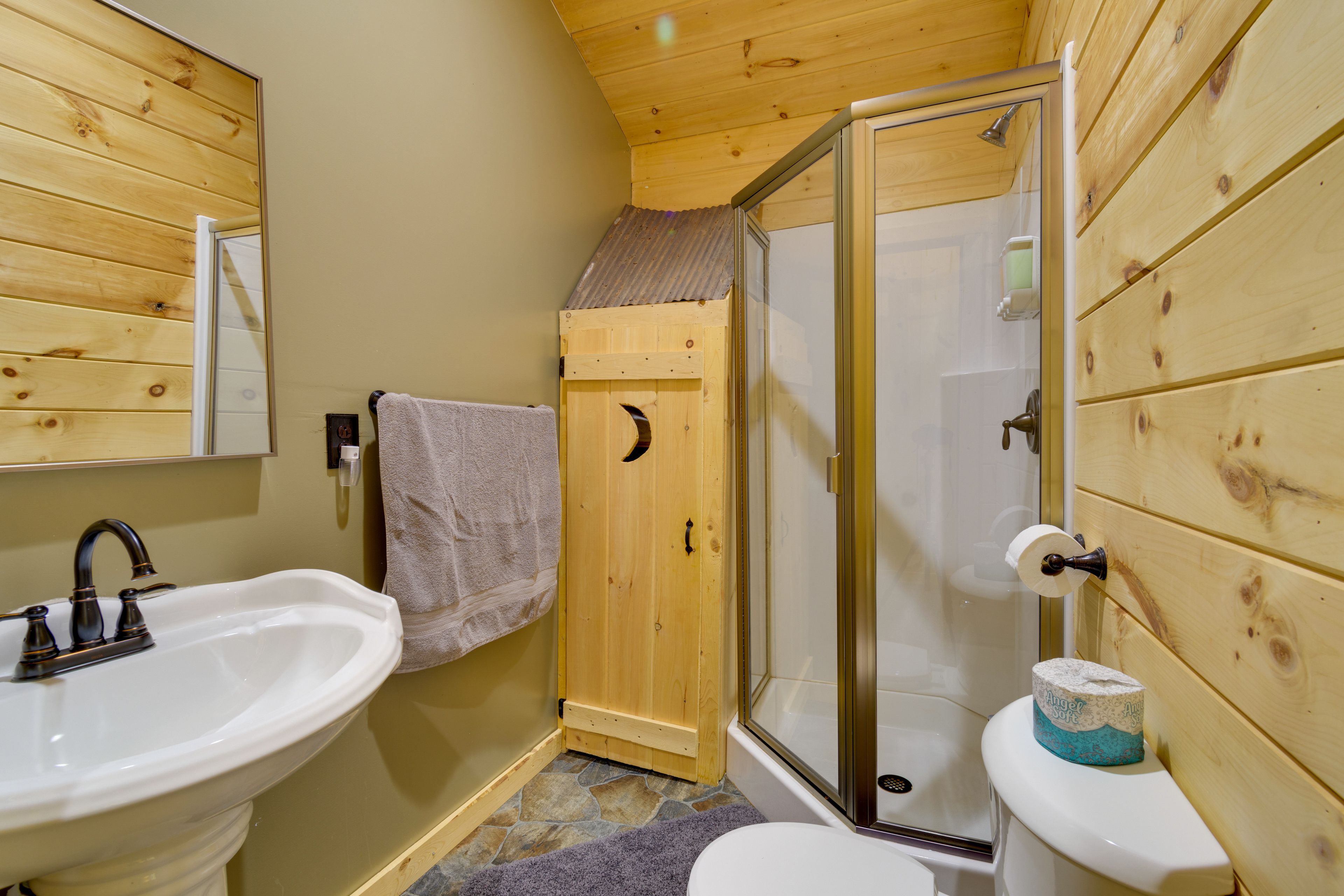 Full Bathroom