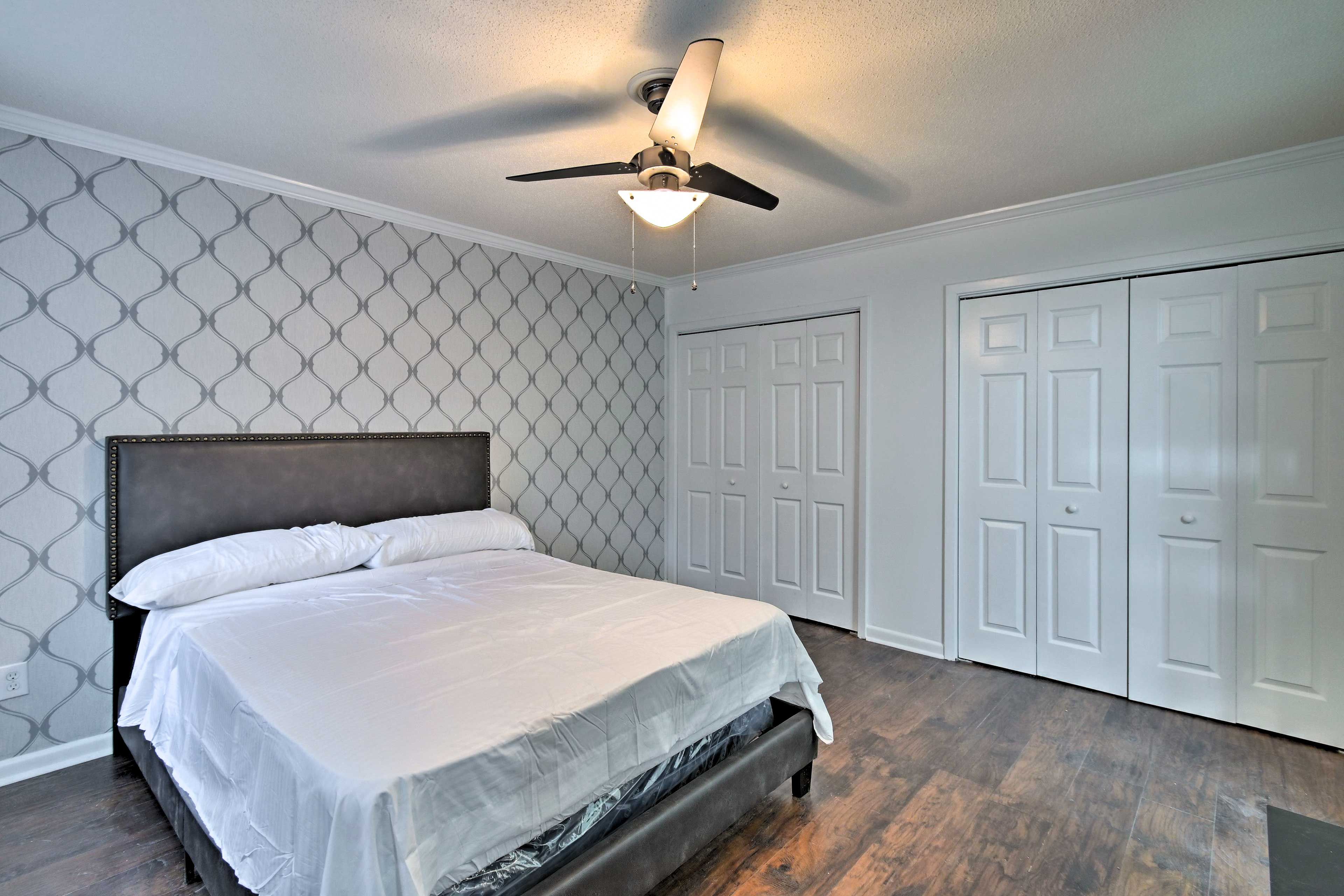 Bedroom 1 | King Bed | En-Suite Bathroom