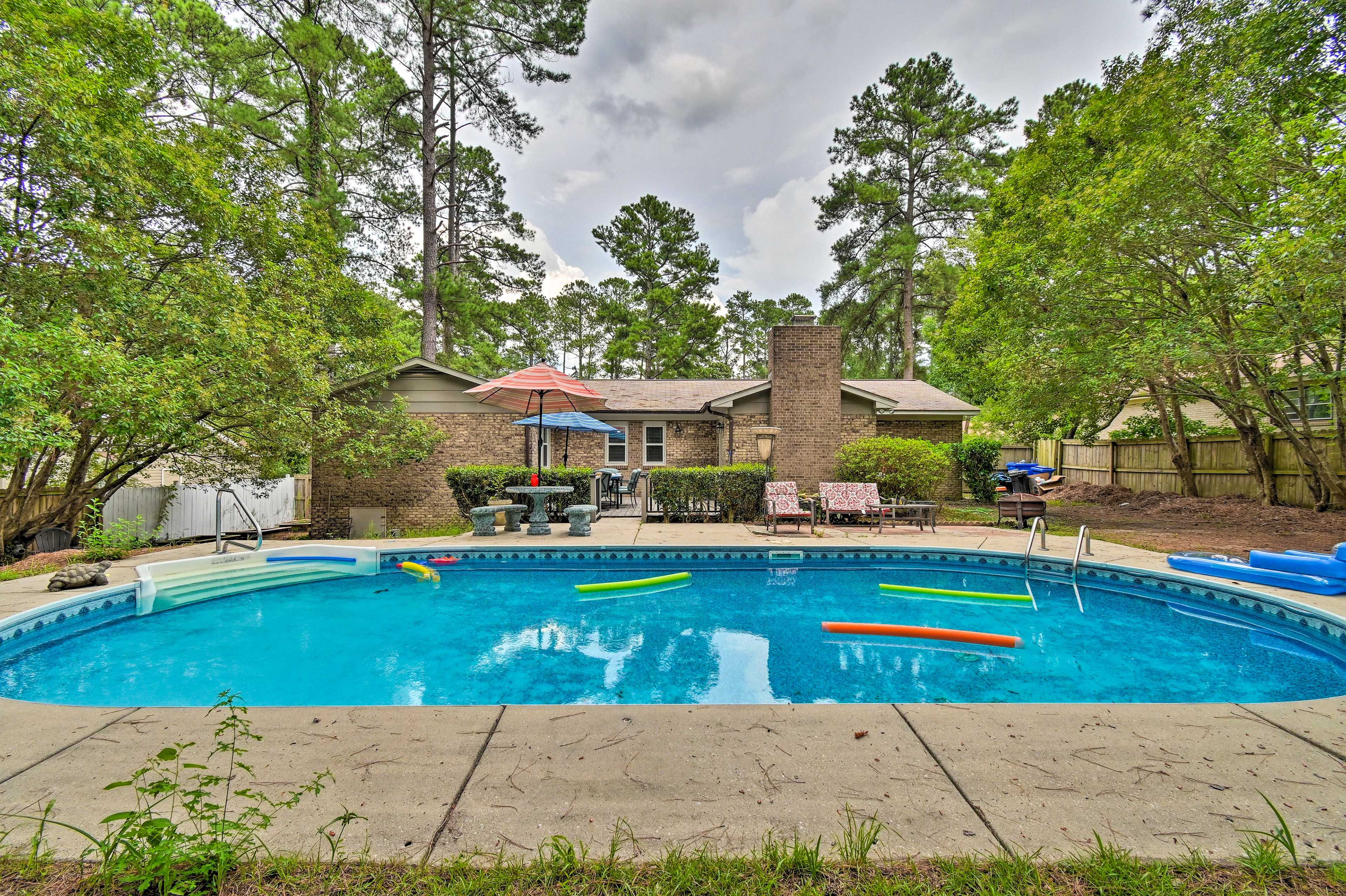 Fayetteville Vacation Rental | 3BR | 2BA | Stairs Required | 1,630 Sq Ft