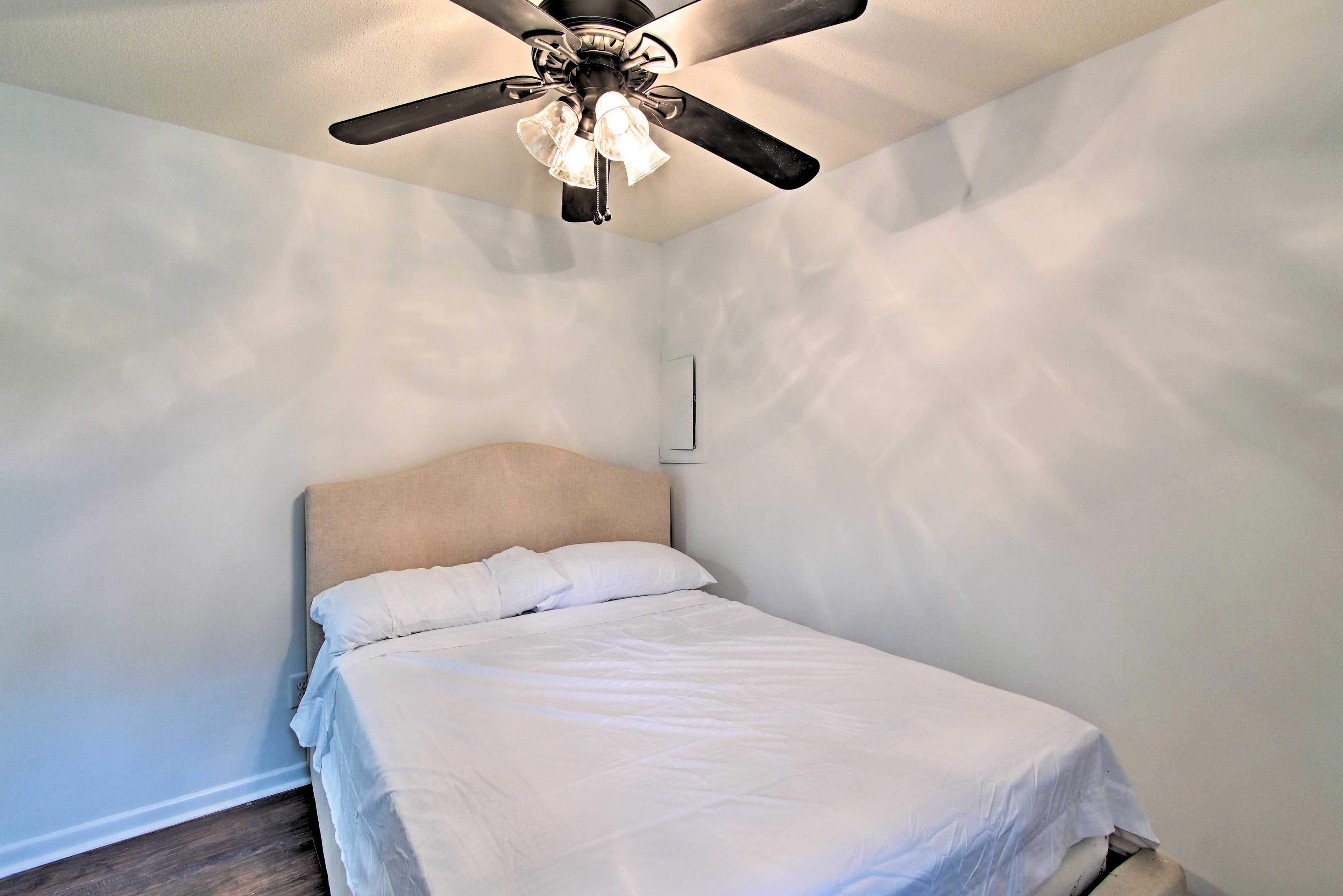 Bedroom 3 | Queen Bed