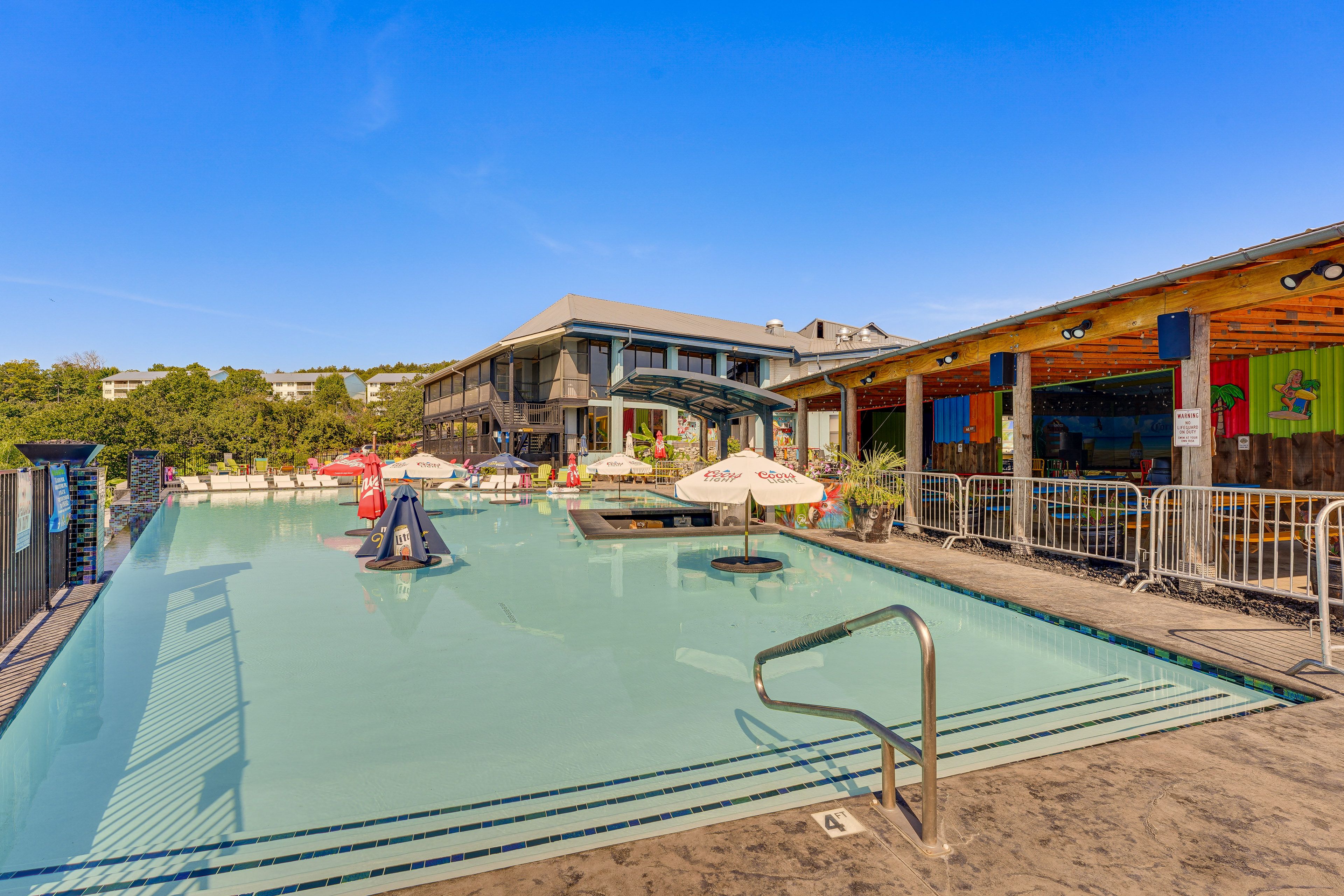 Rock Lane Resort and Marina | Community Pool & Hot Tub
