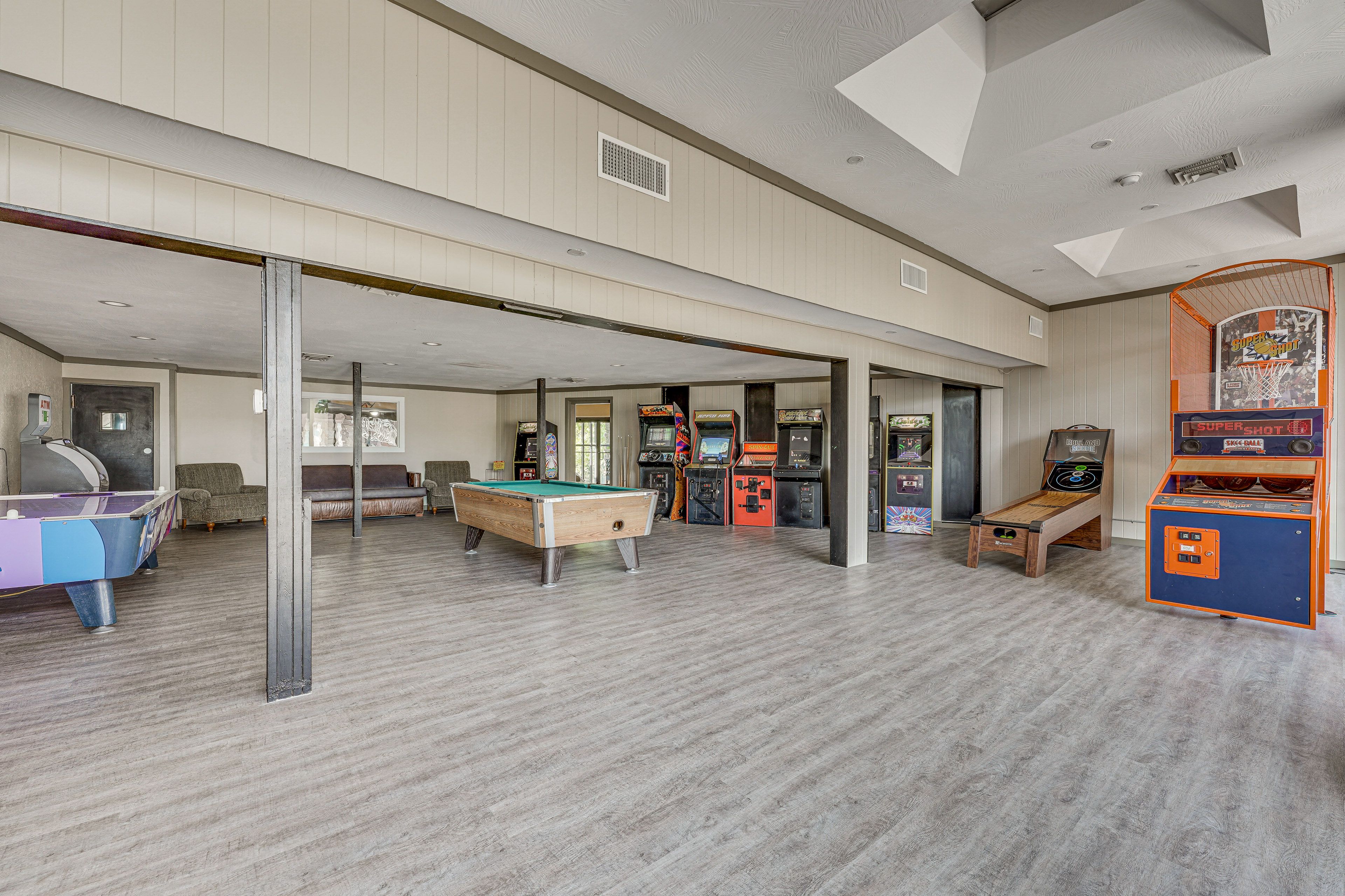 Rock Lane Resort and Marina | Community Game Room