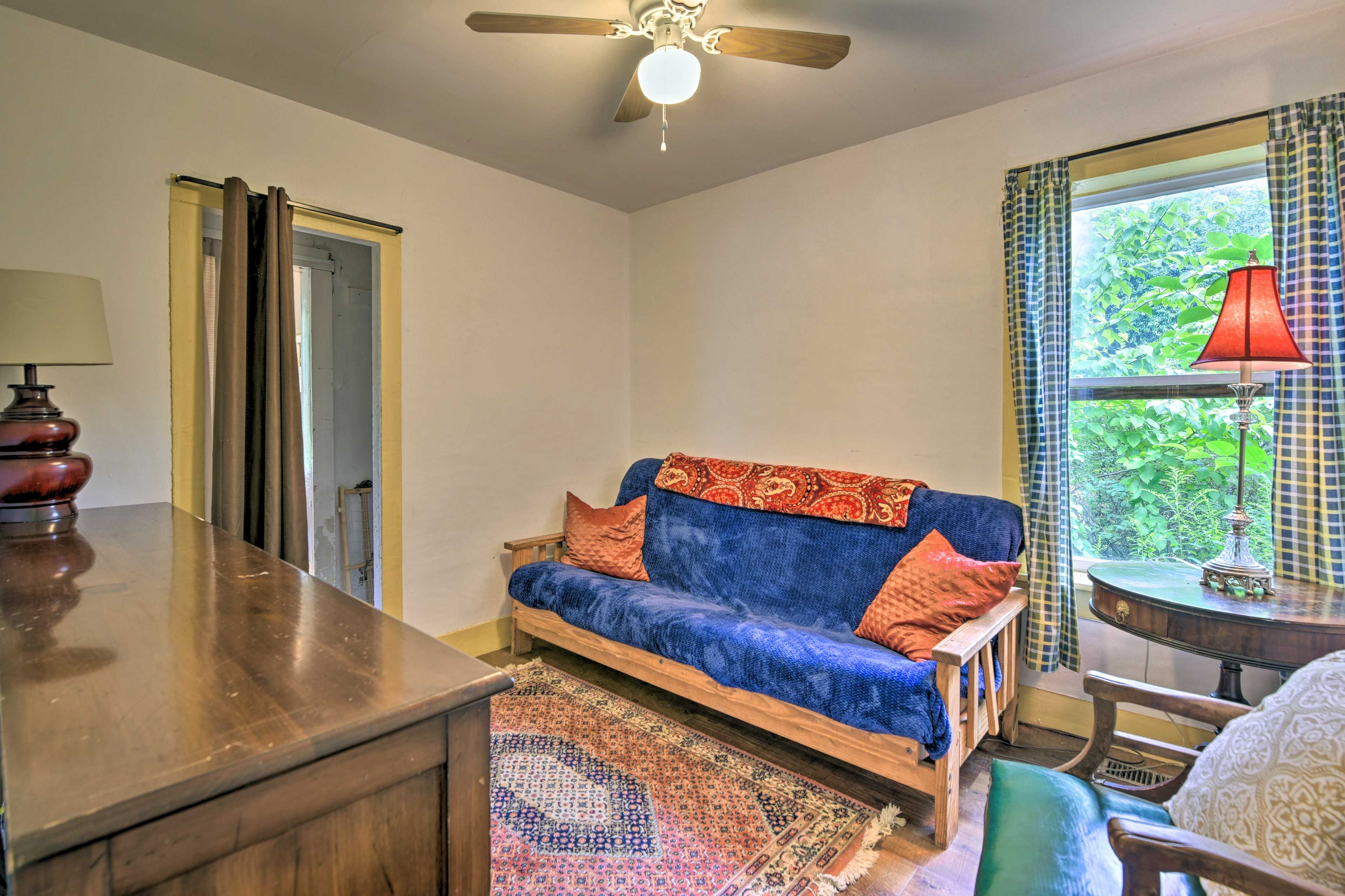 Den | Futon