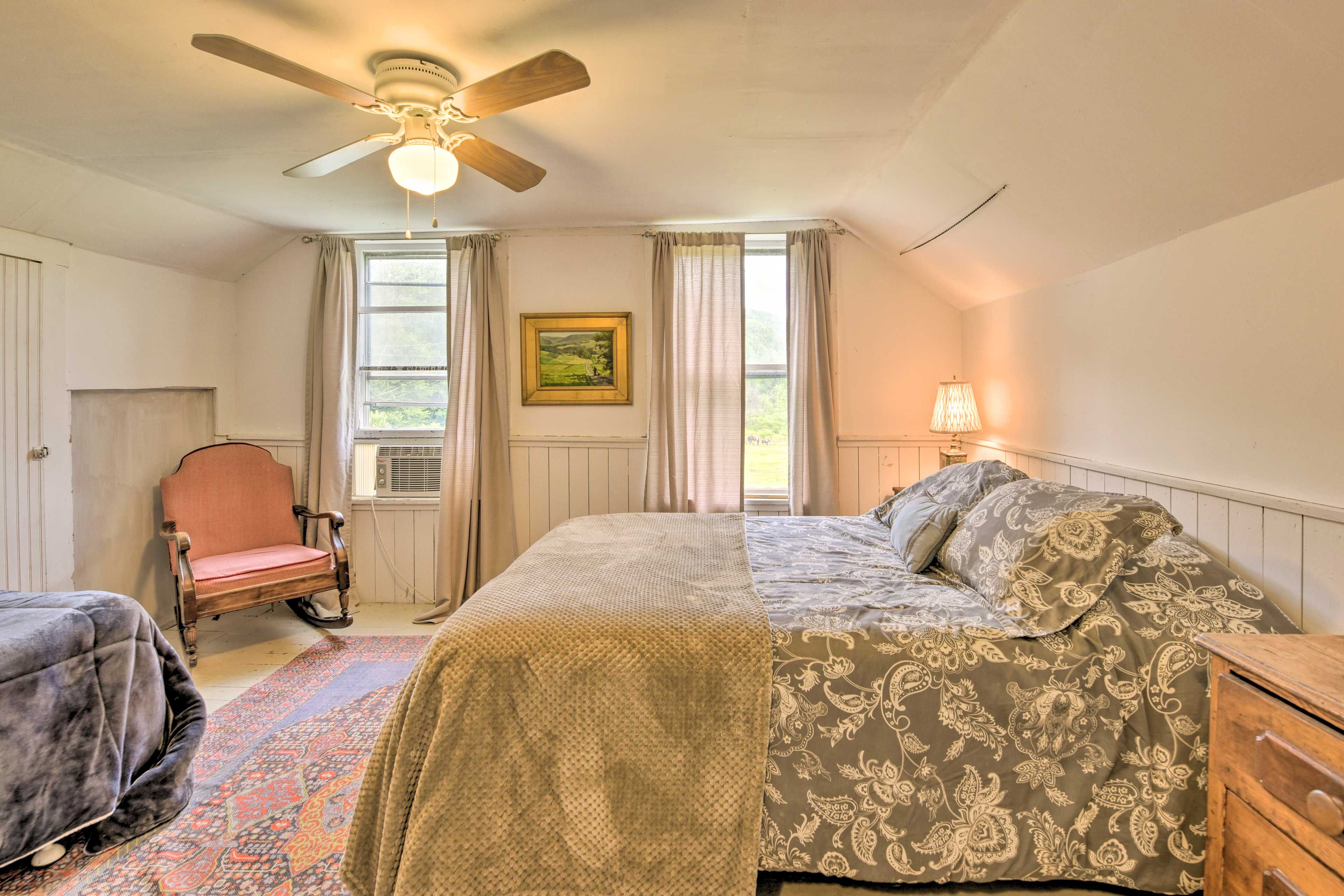 Bedroom 2 | Full Bed | Twin Bed | 2nd Floor