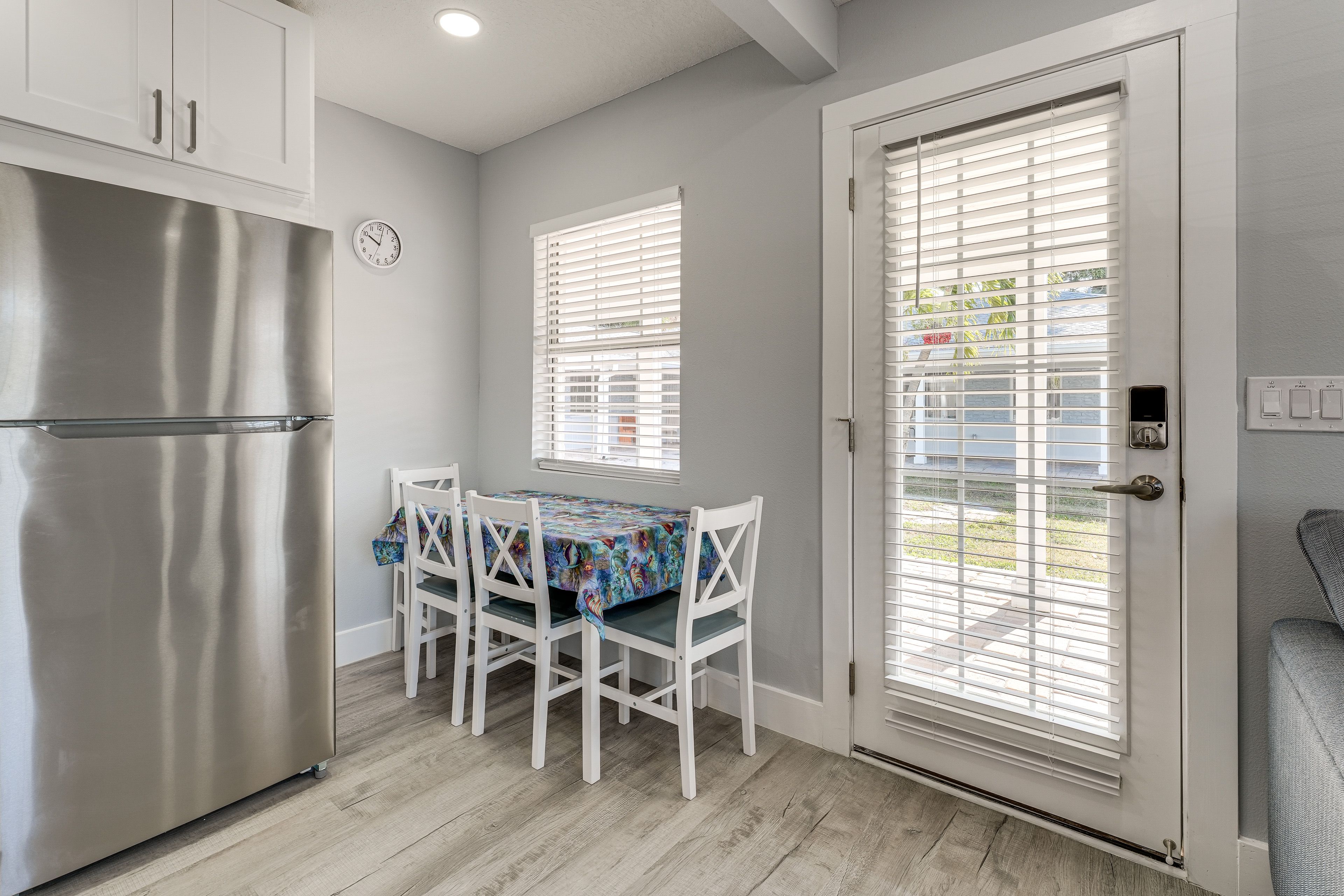 Dining Area | Dishware & Flatware Provided