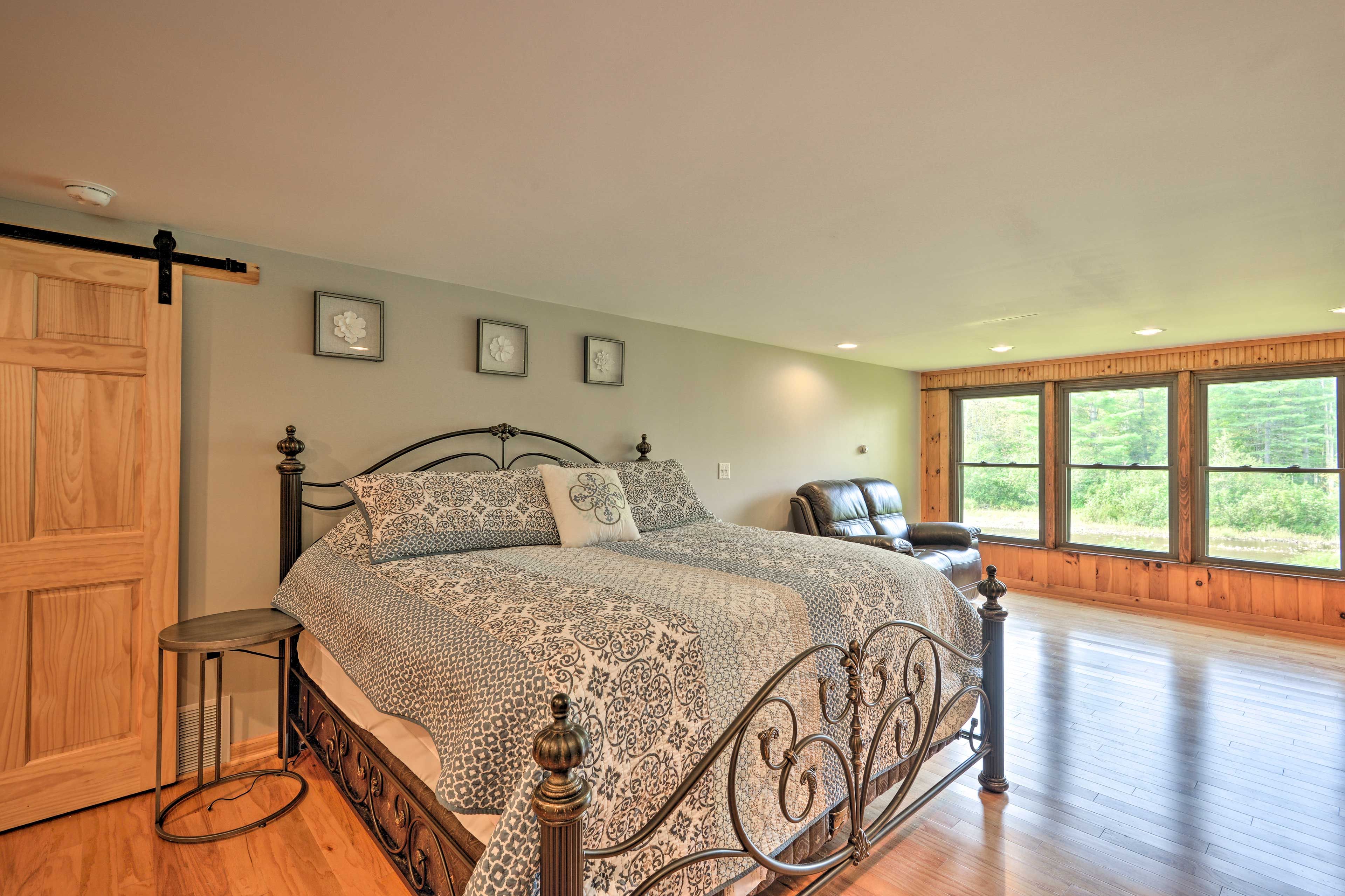 Bedroom 1 | King Bed | Main Level | Linens Provided