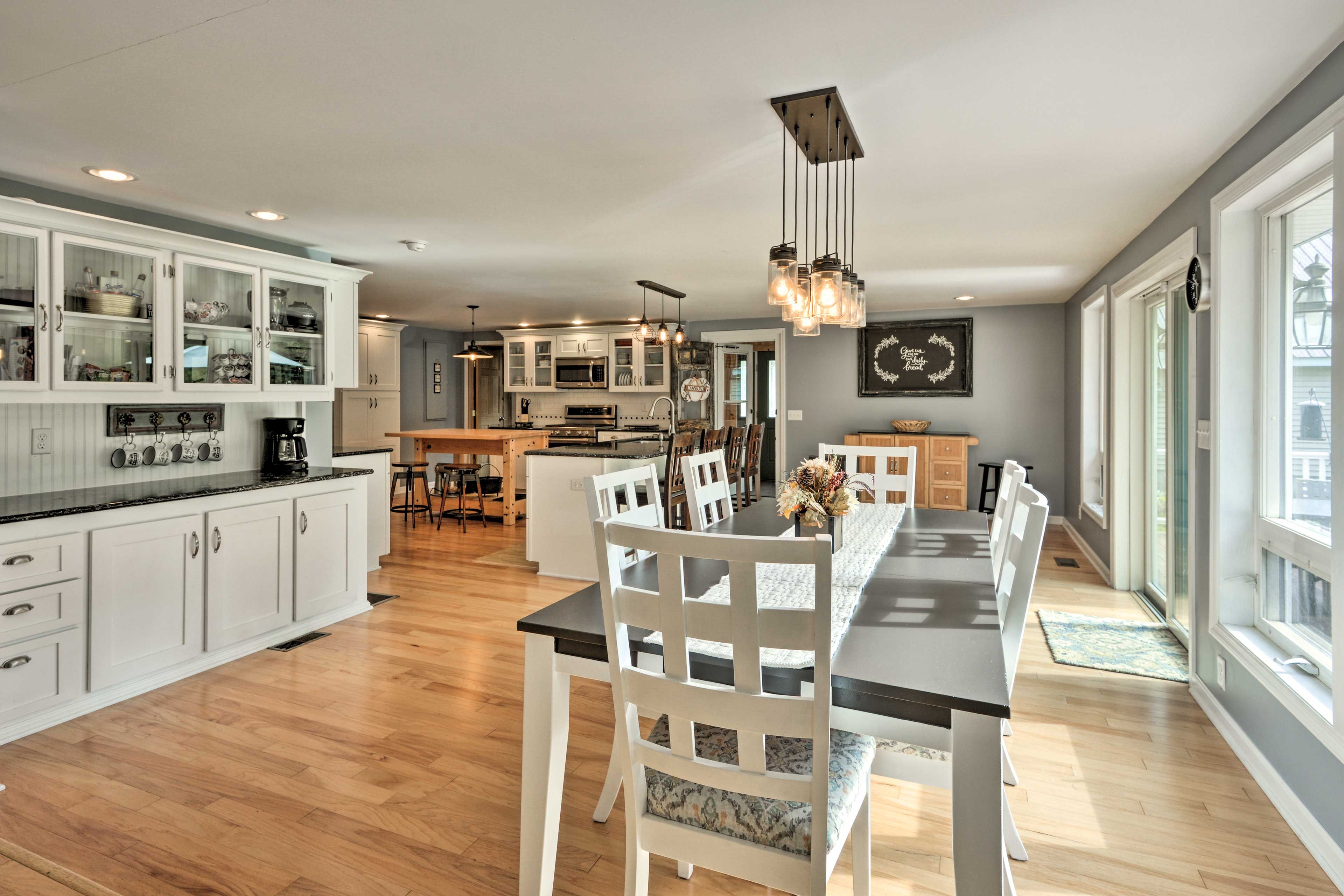 Dining Room | Dishware/Flatware Provided