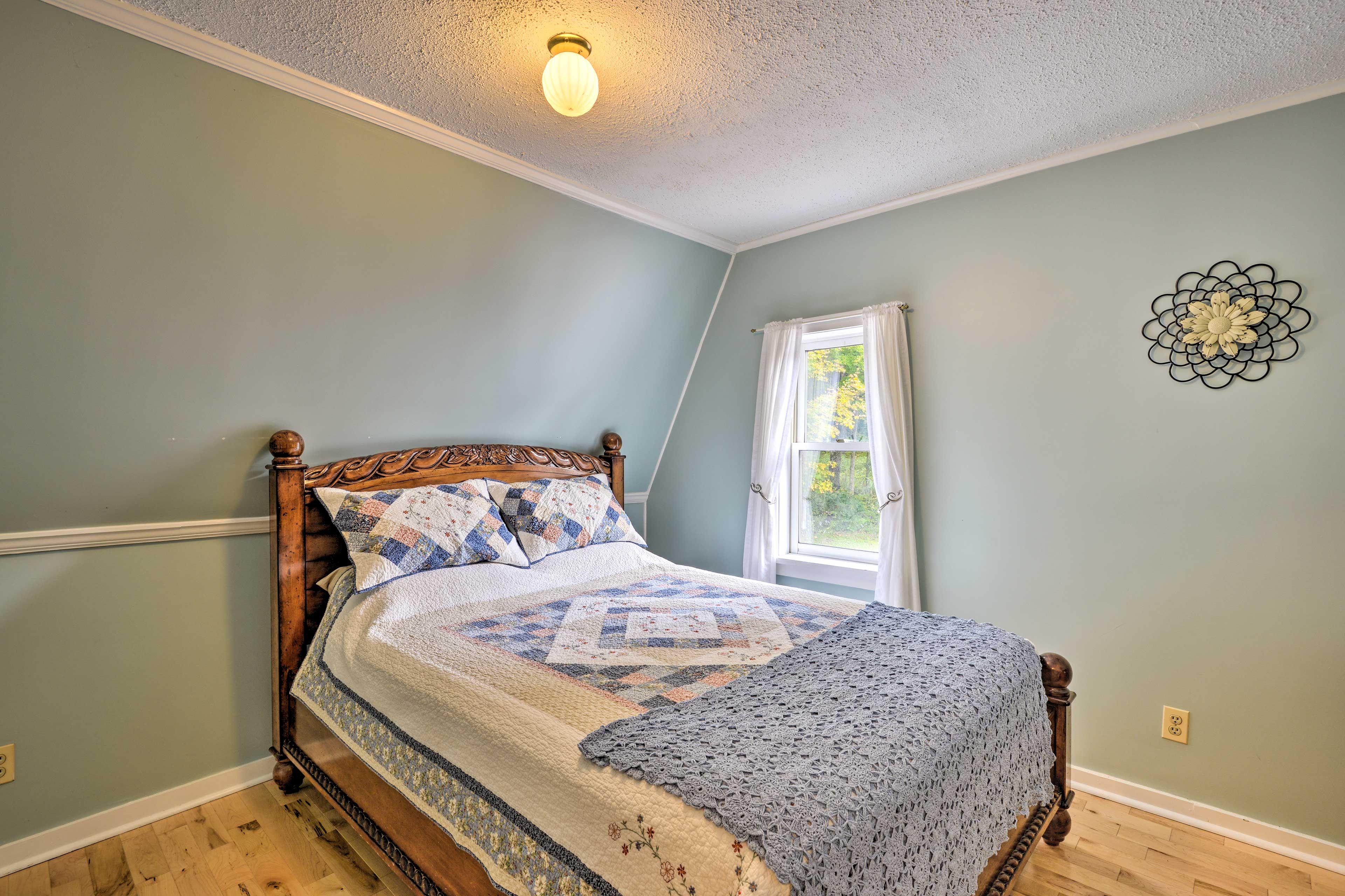 Bedroom 4 | Queen Bed | 2nd Level