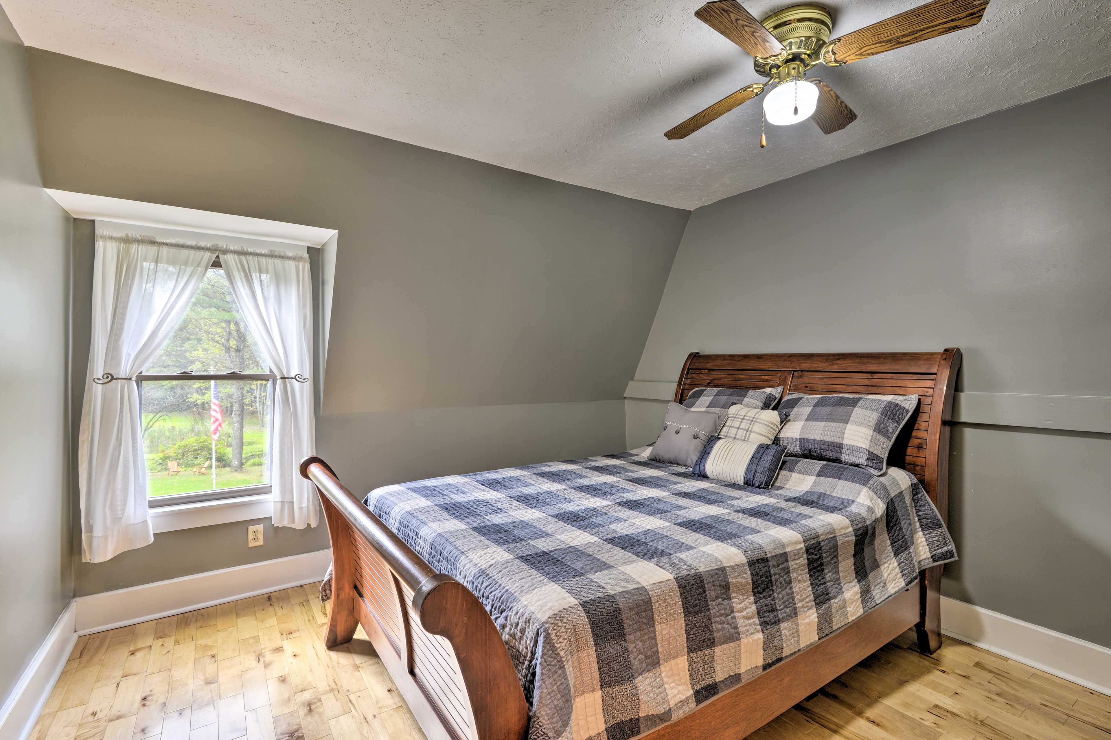 Bedroom 3 | Queen Bed | 2nd Level