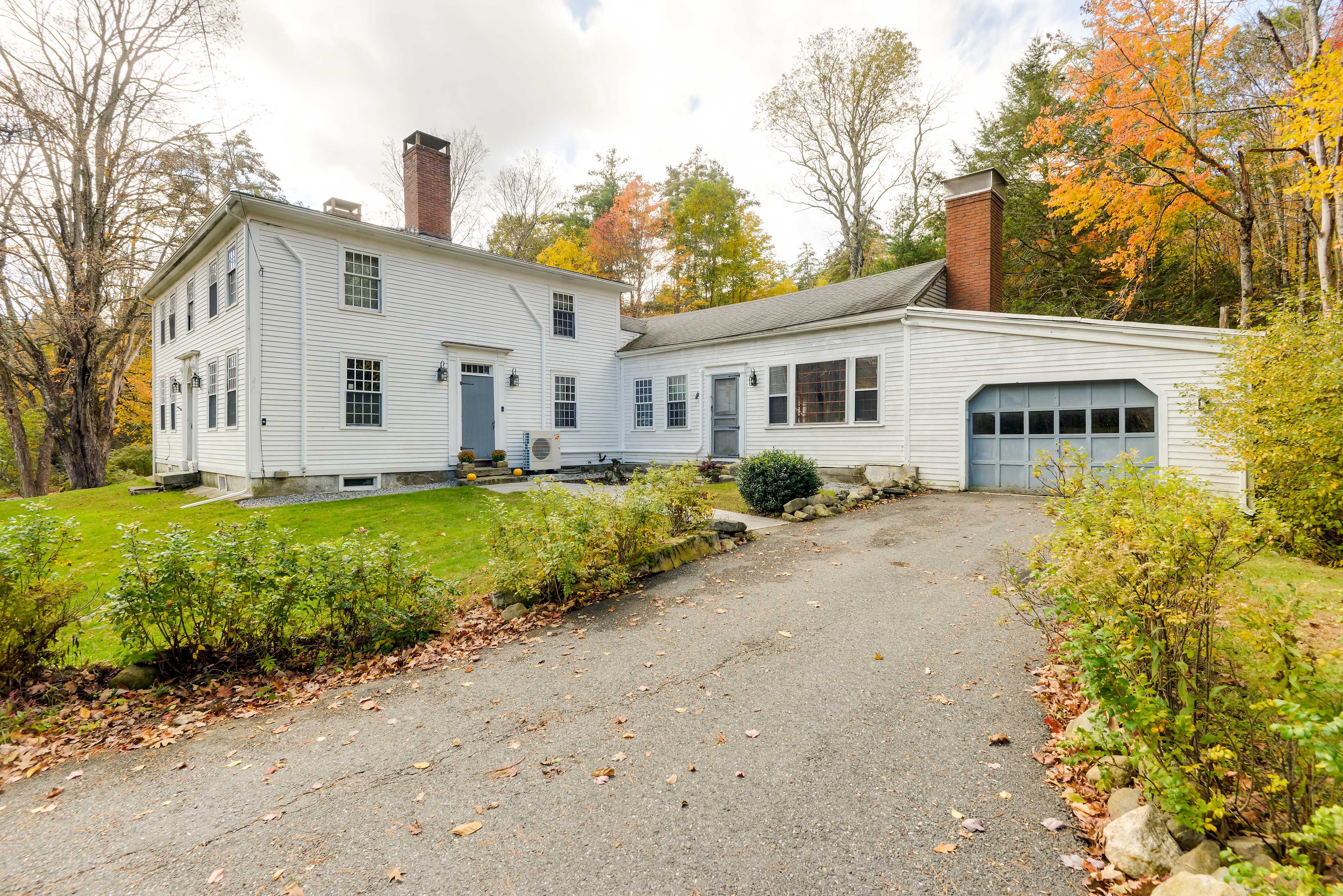 Parking | Garage (1 Vehicle) | Driveway (2 Vehicles) | Lawn (3 Vehicles)