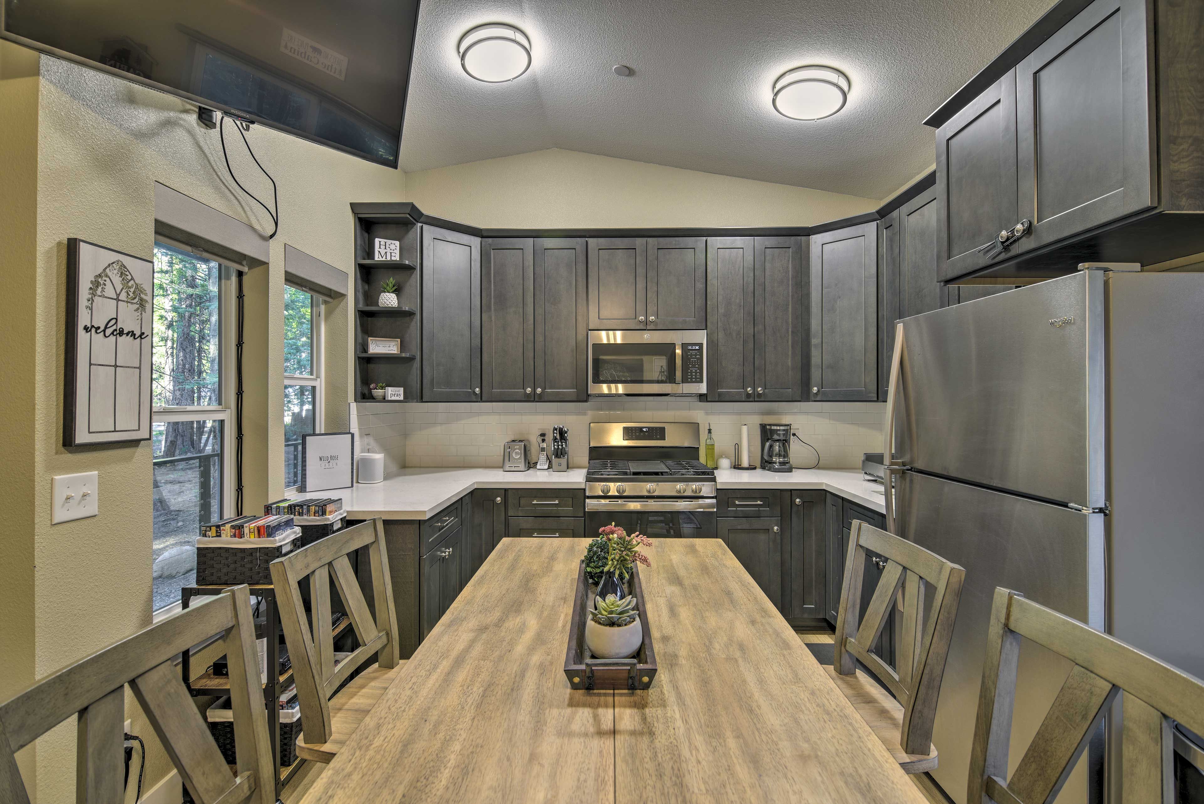 Dining Area & Kitchen | Cooking Basics | Dishware & Flatware Provided