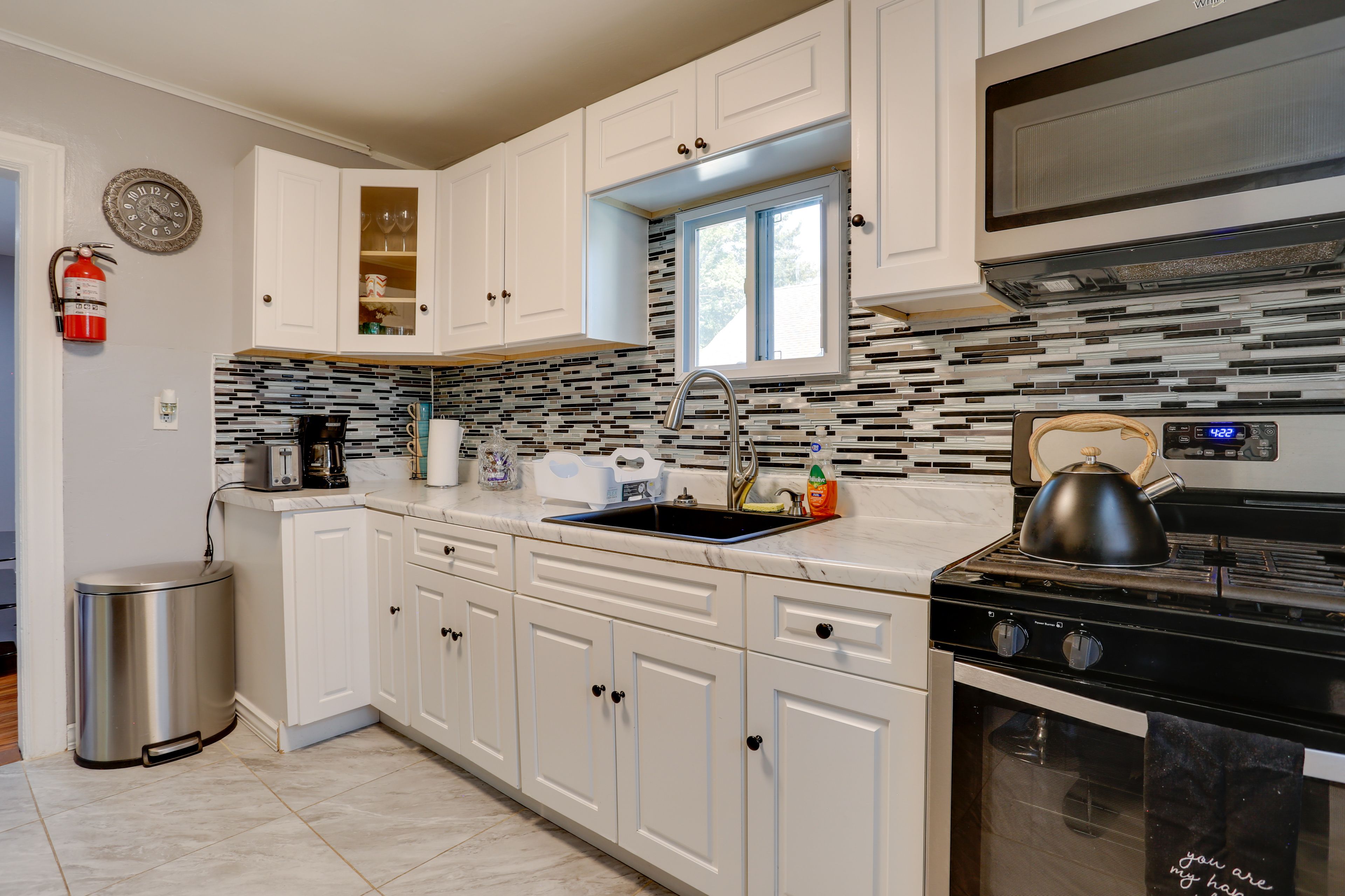 Kitchen | Dishware & Flatware