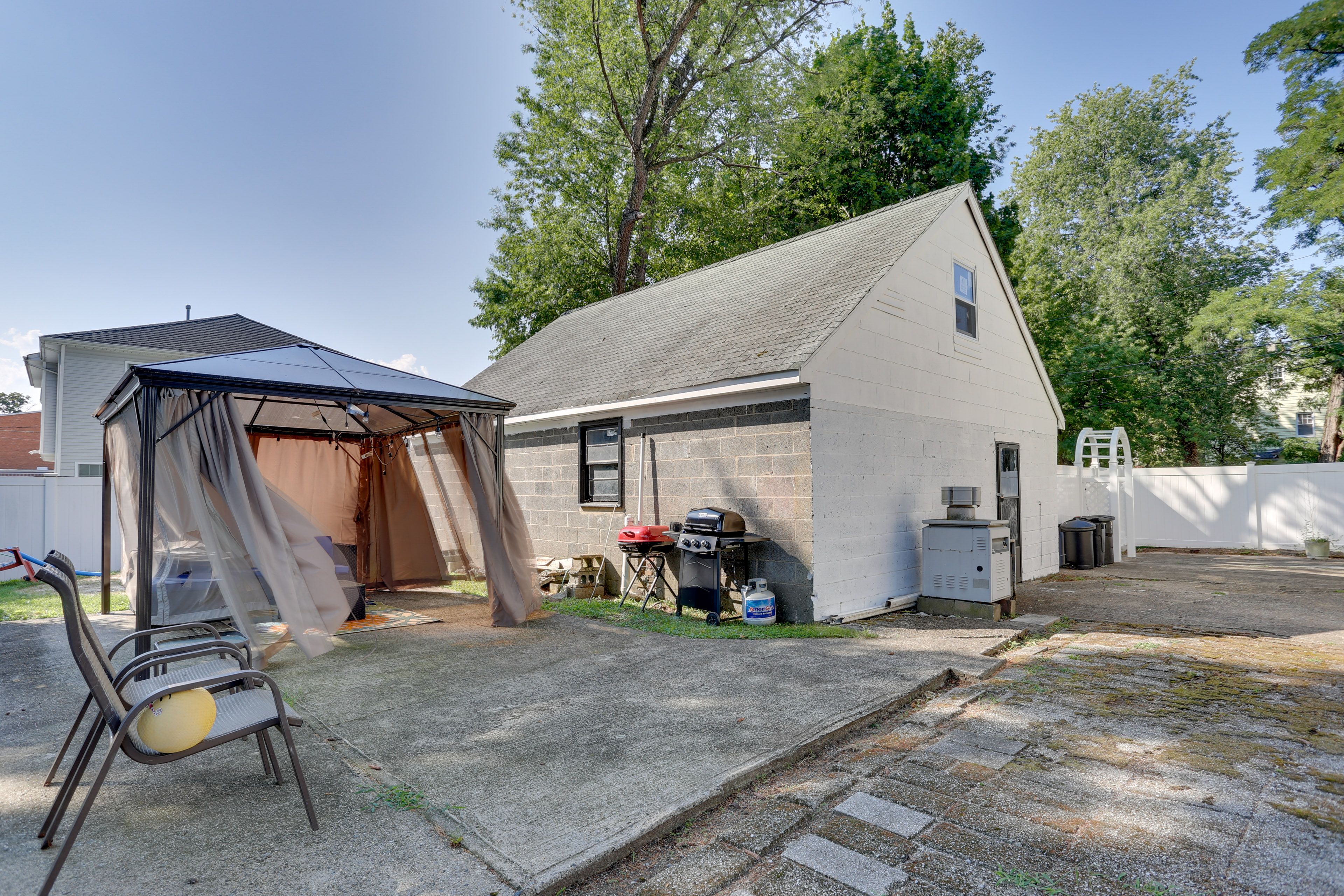 Patio | Gas Grill | Covered Seating