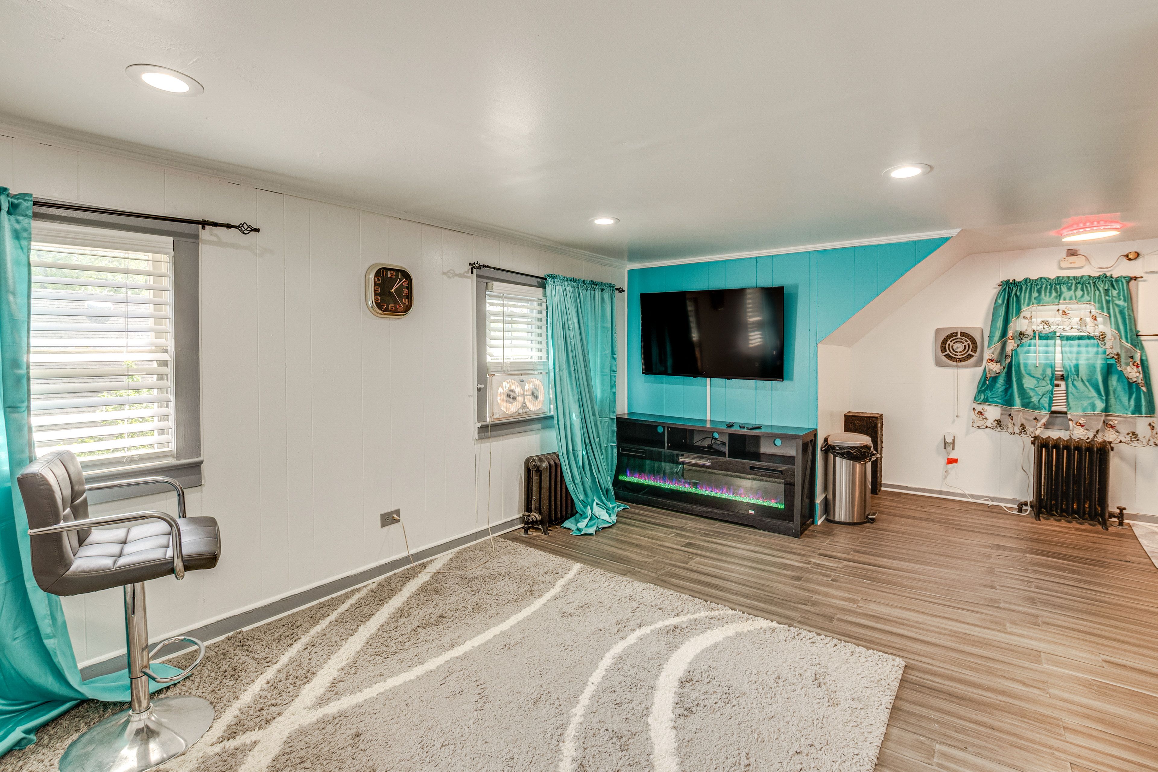 Kitchenette | Upper Level