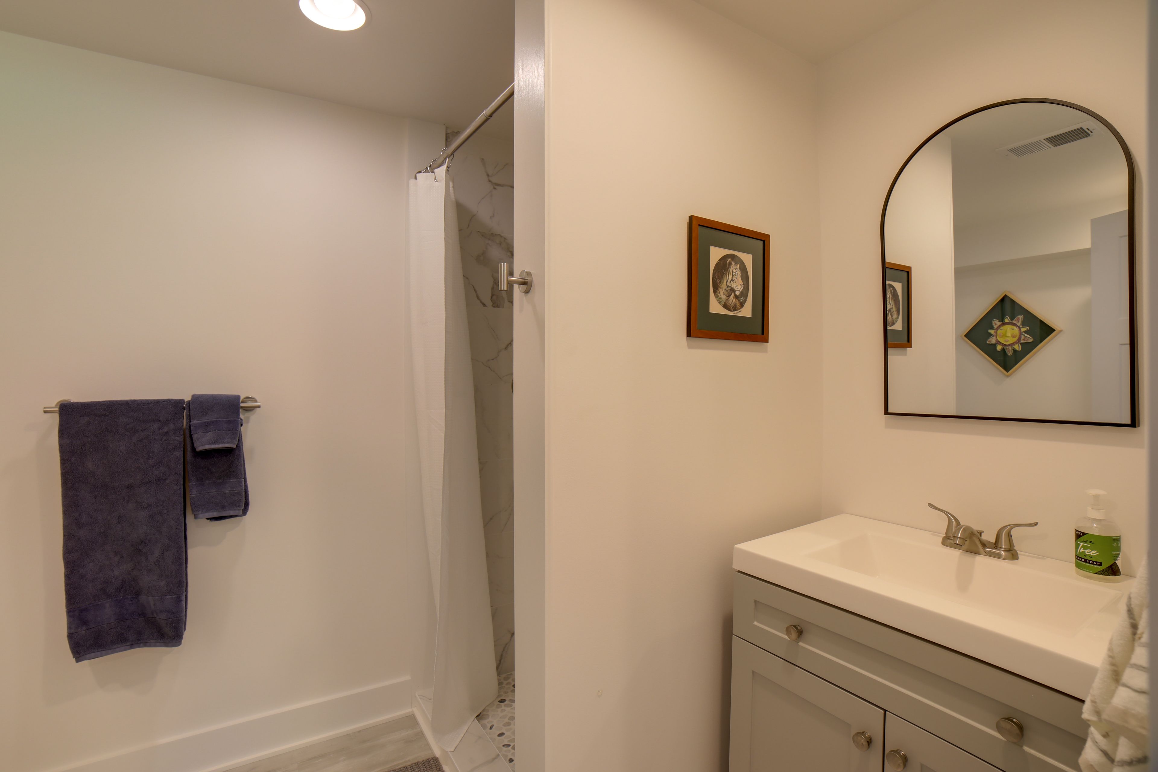 Full Bathroom | Iron & Board | Hair Dryer