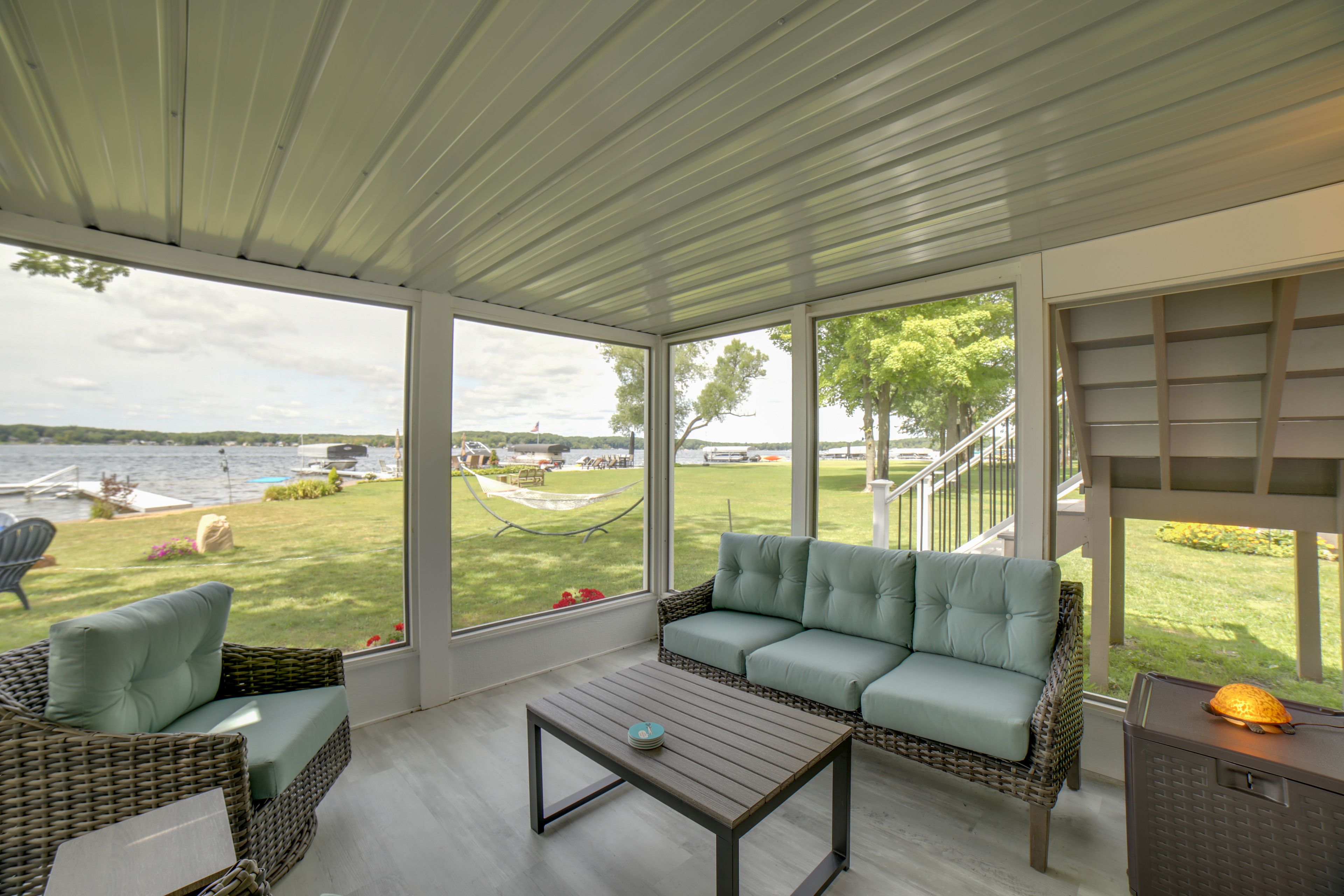 Screened-In Patio