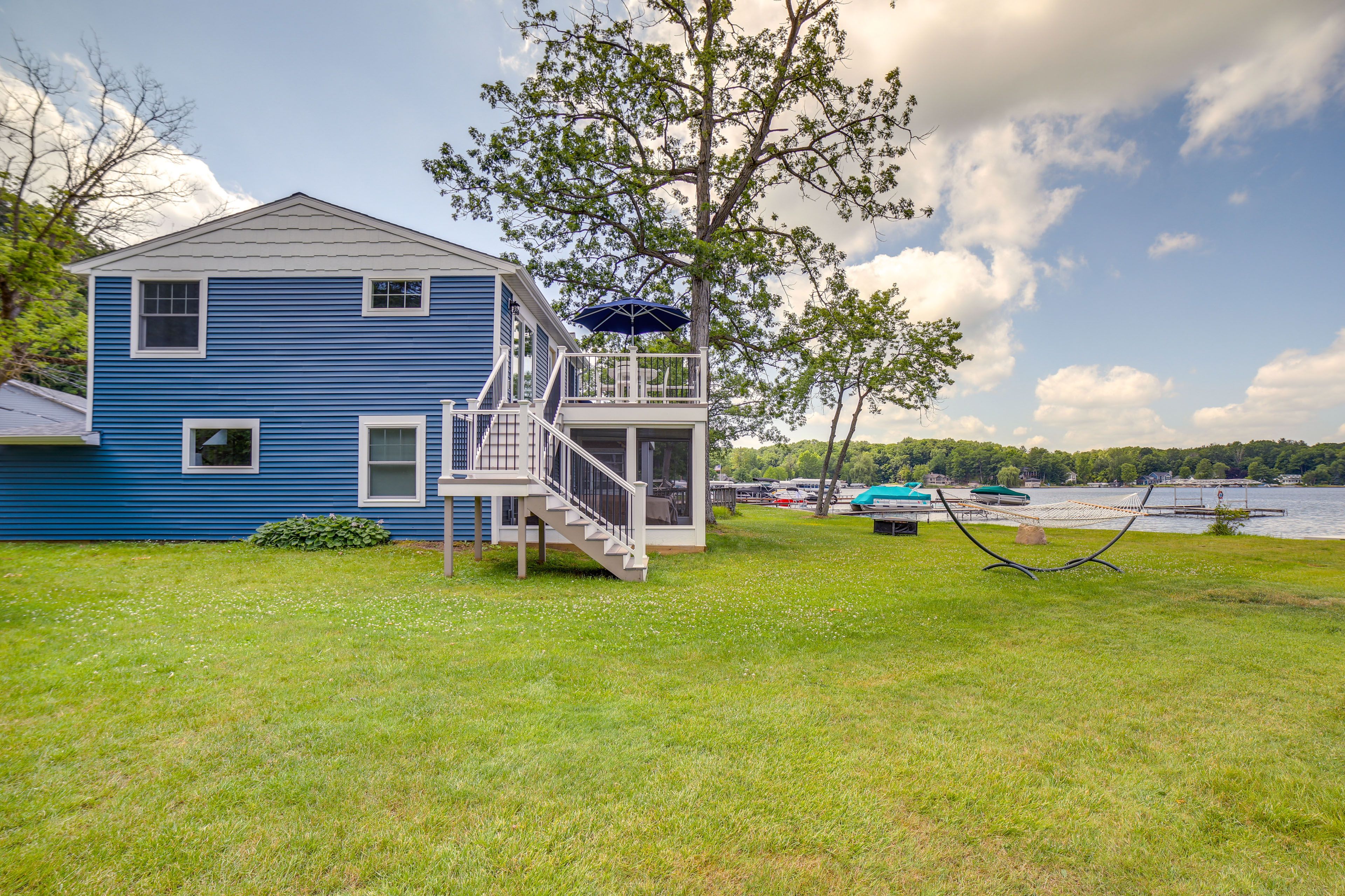 Cottage Exterior | Fire Pit w/ Seating