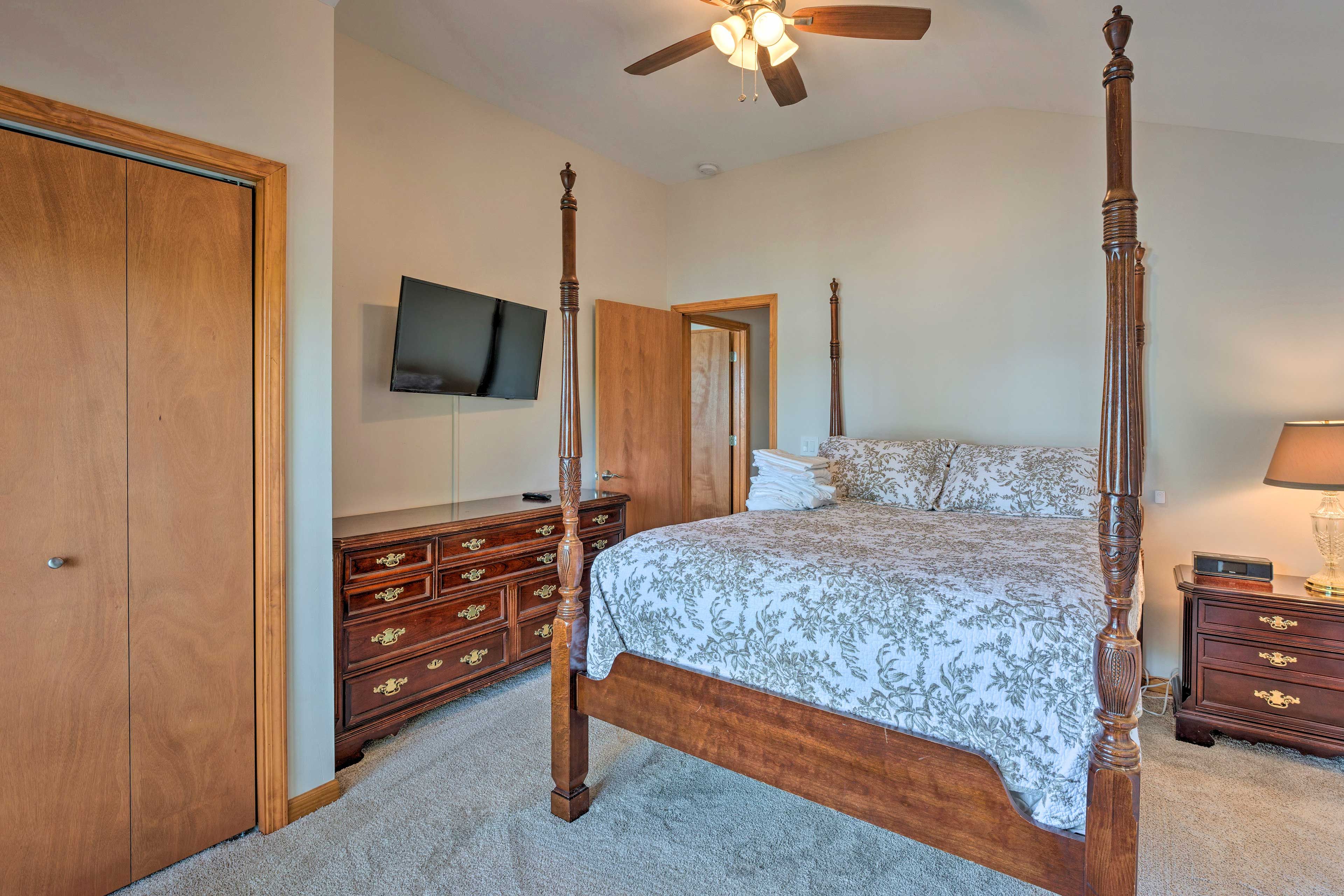Bedroom 1 | Queen Bed | Upper Level | Smart TV | Access to Balcony