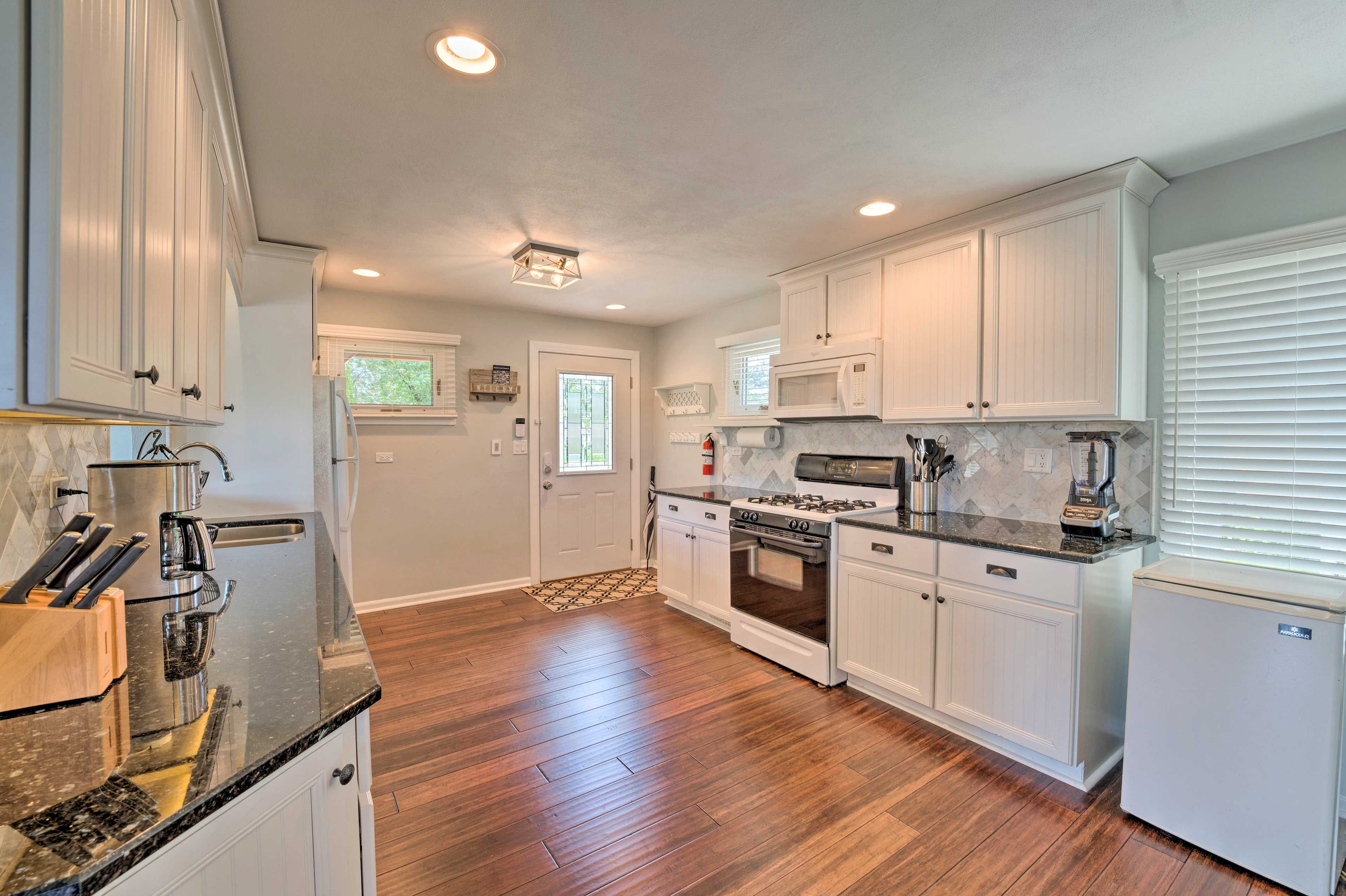 Kitchen | Main Level | Fully Equipped | Coffee Maker | Blender | Toaster
