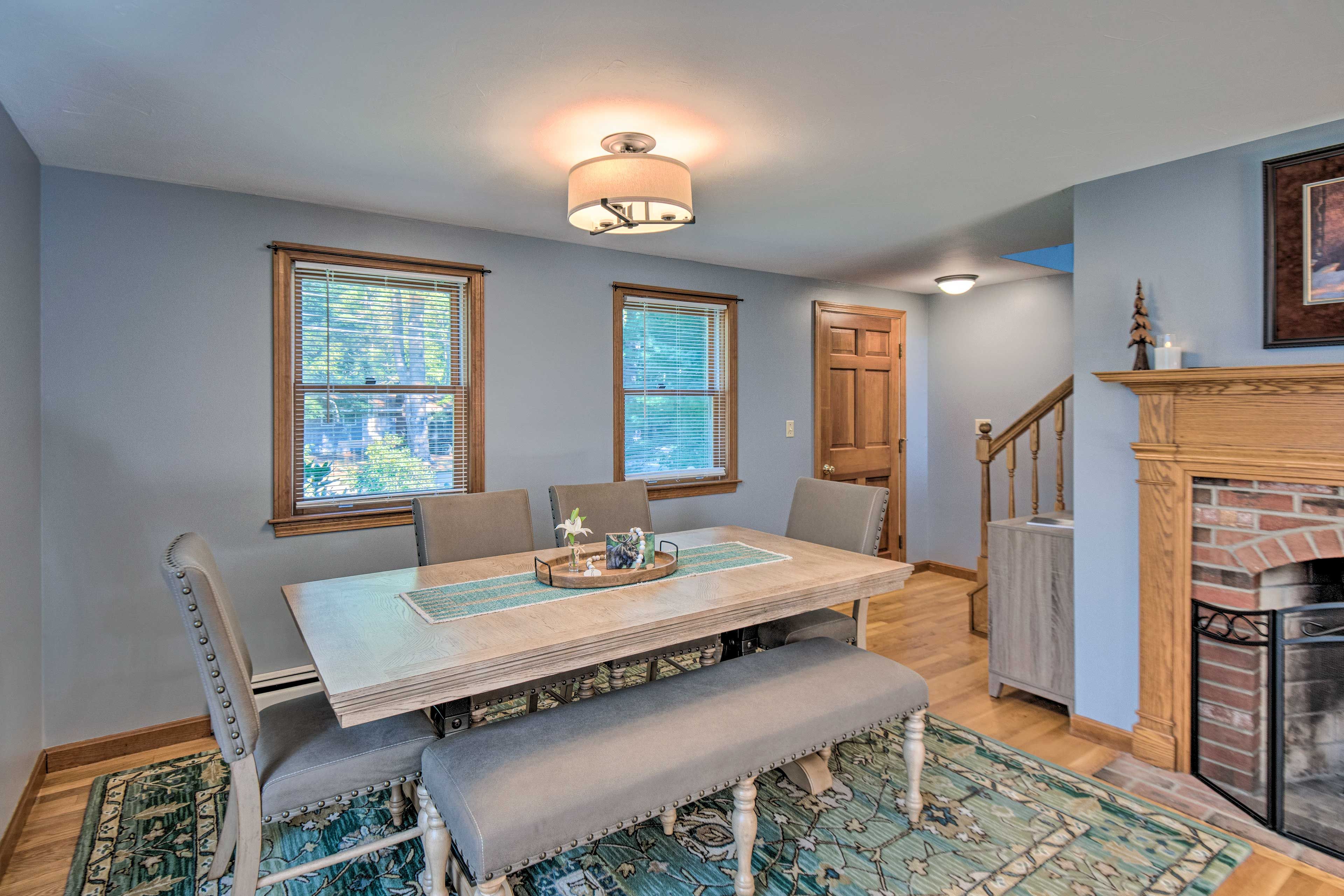 Dining Area | Dishware/Flatware