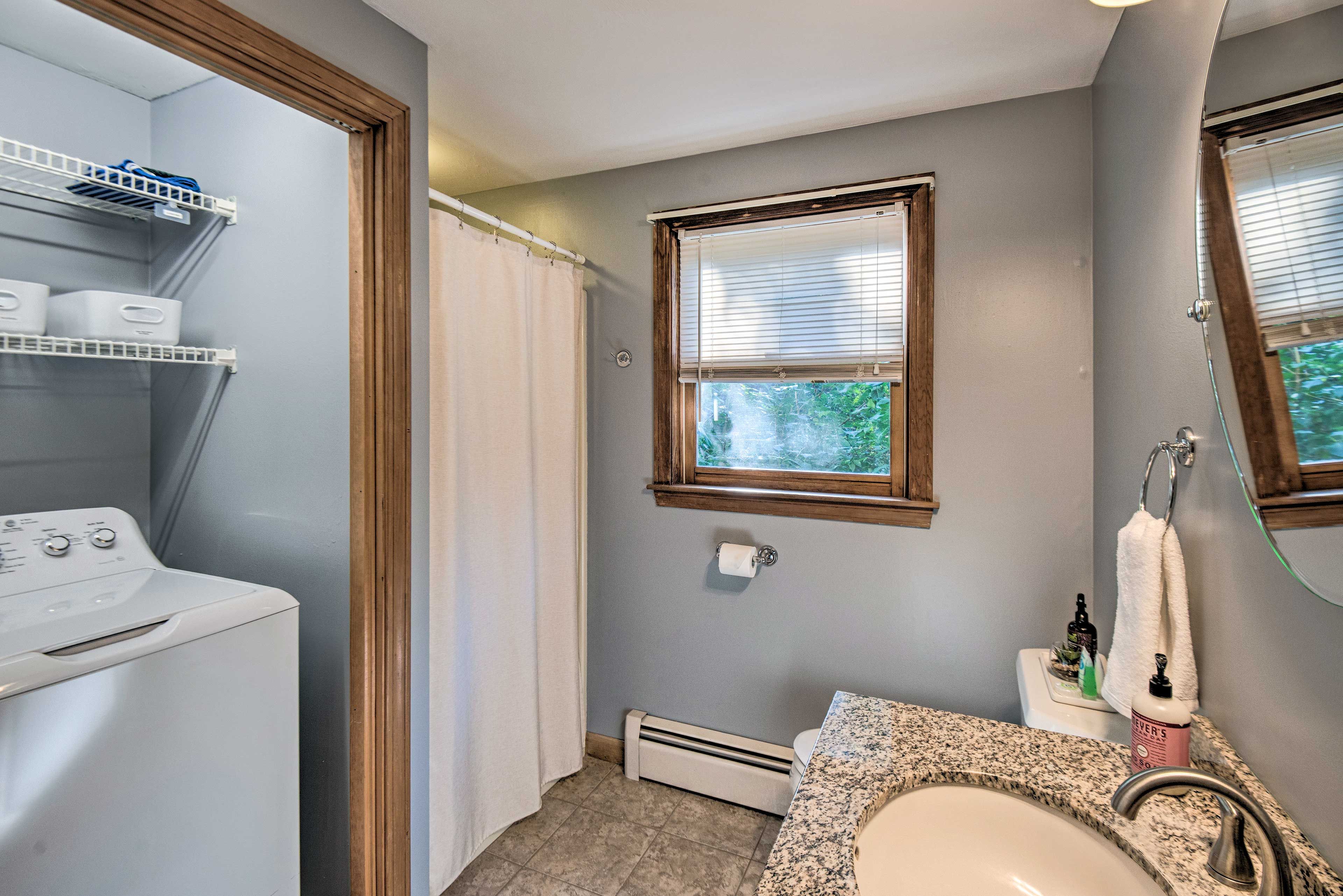 Full Bathroom | Complimentary Toiletries | In-Unit Laundry | 2nd Floor