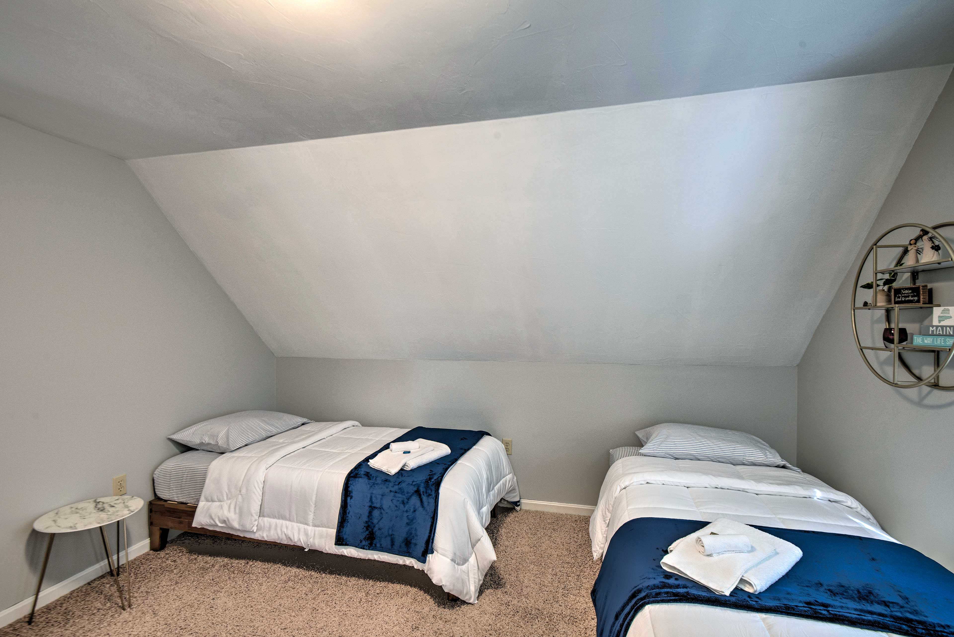 Bedroom 2 | 2 Twin Beds | Laptop Workspace | 2nd Floor