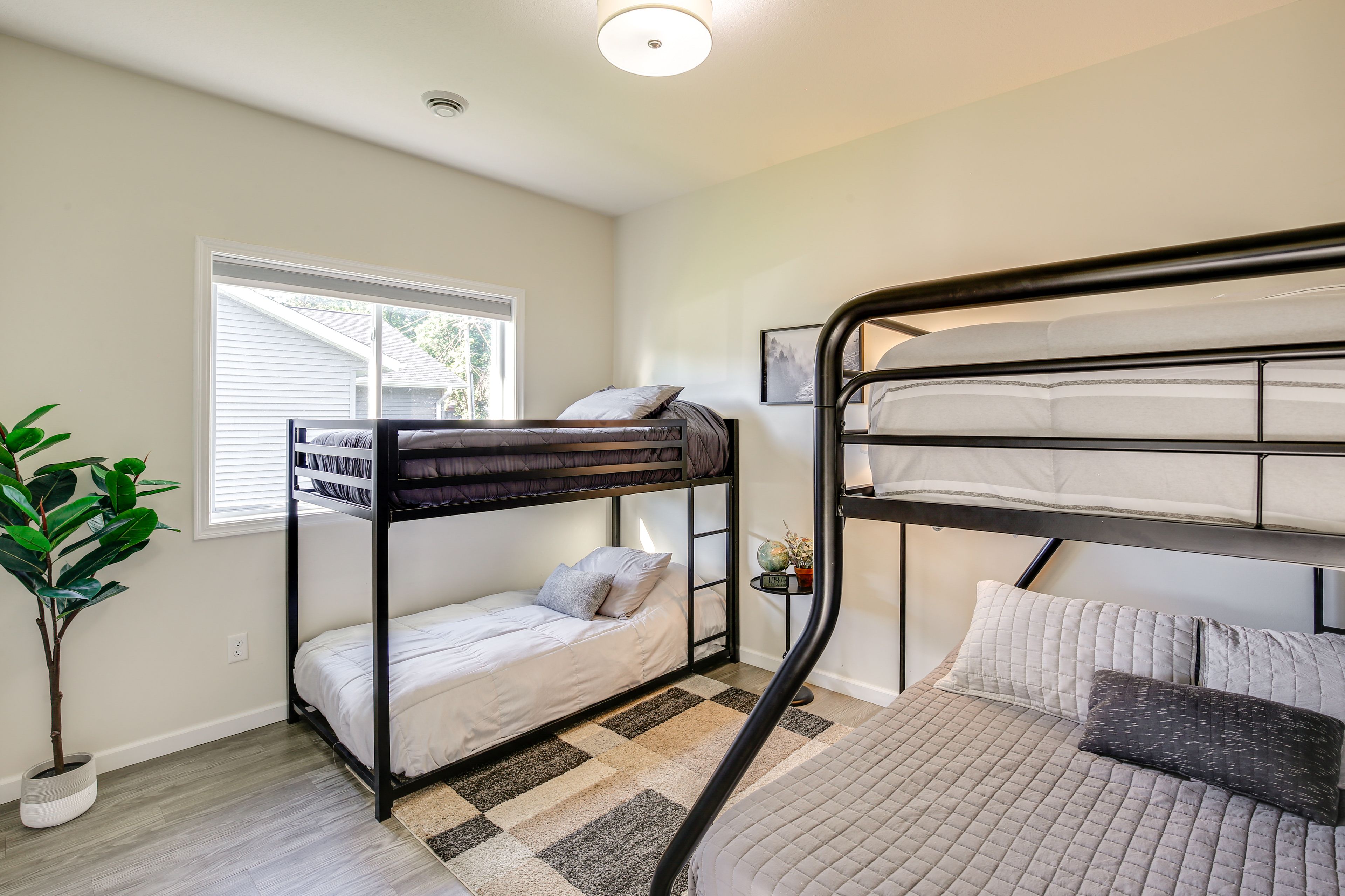 Bedroom 3 | Twin/Full Bunk Bed | Twin Bunk Bed