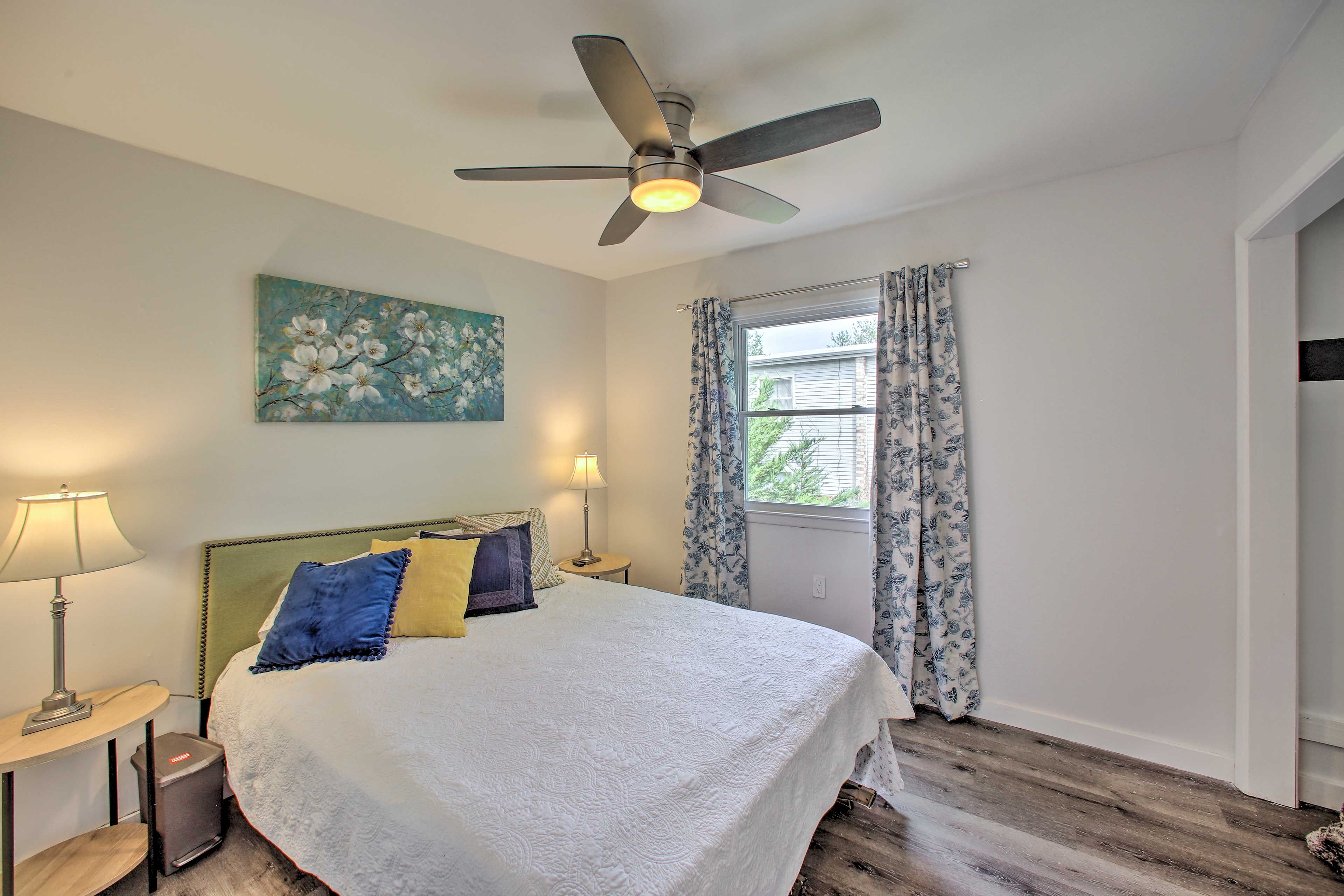 Bedroom 2 | Queen Bed