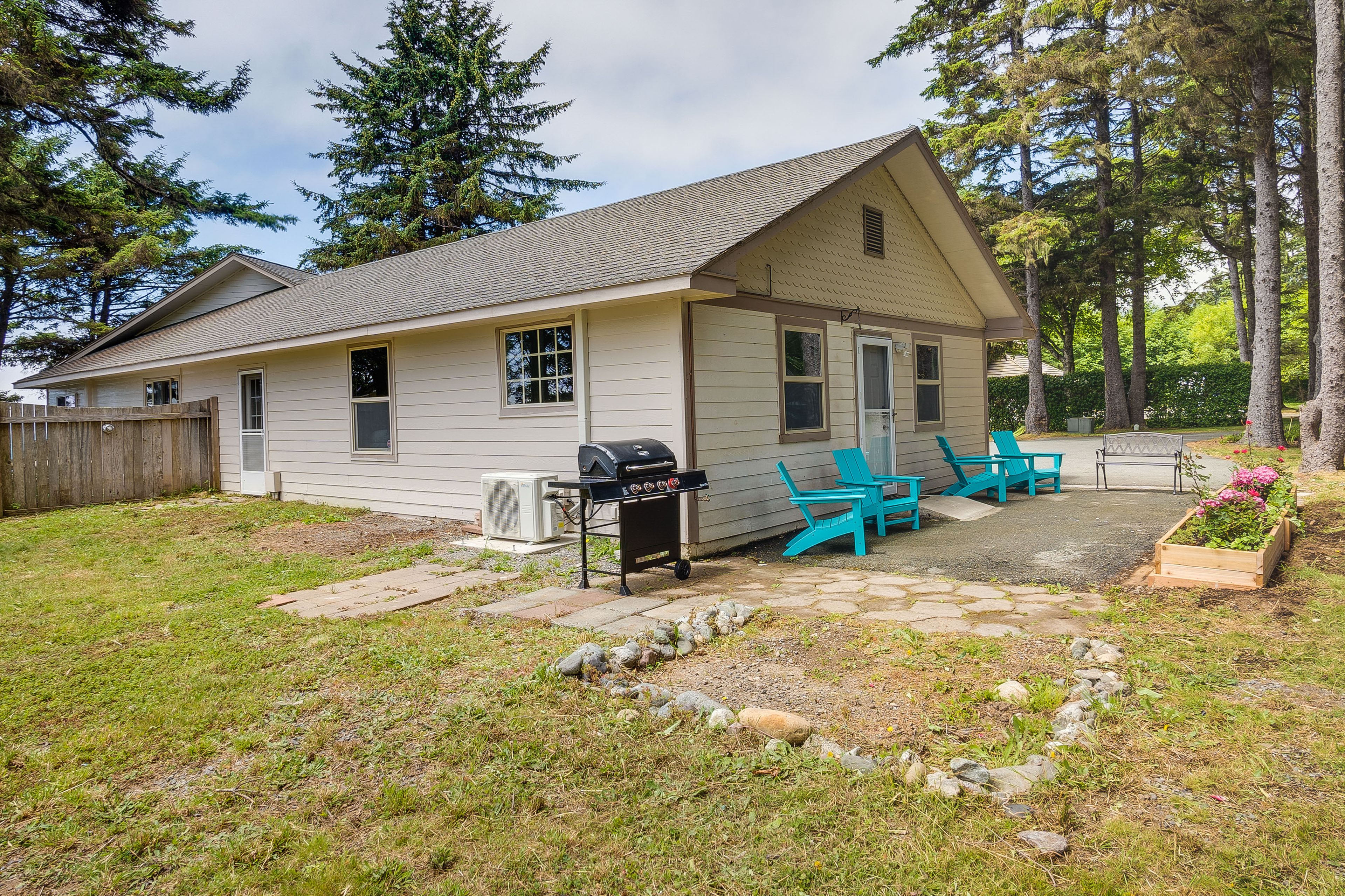 Patio | Seating | Gas Grill