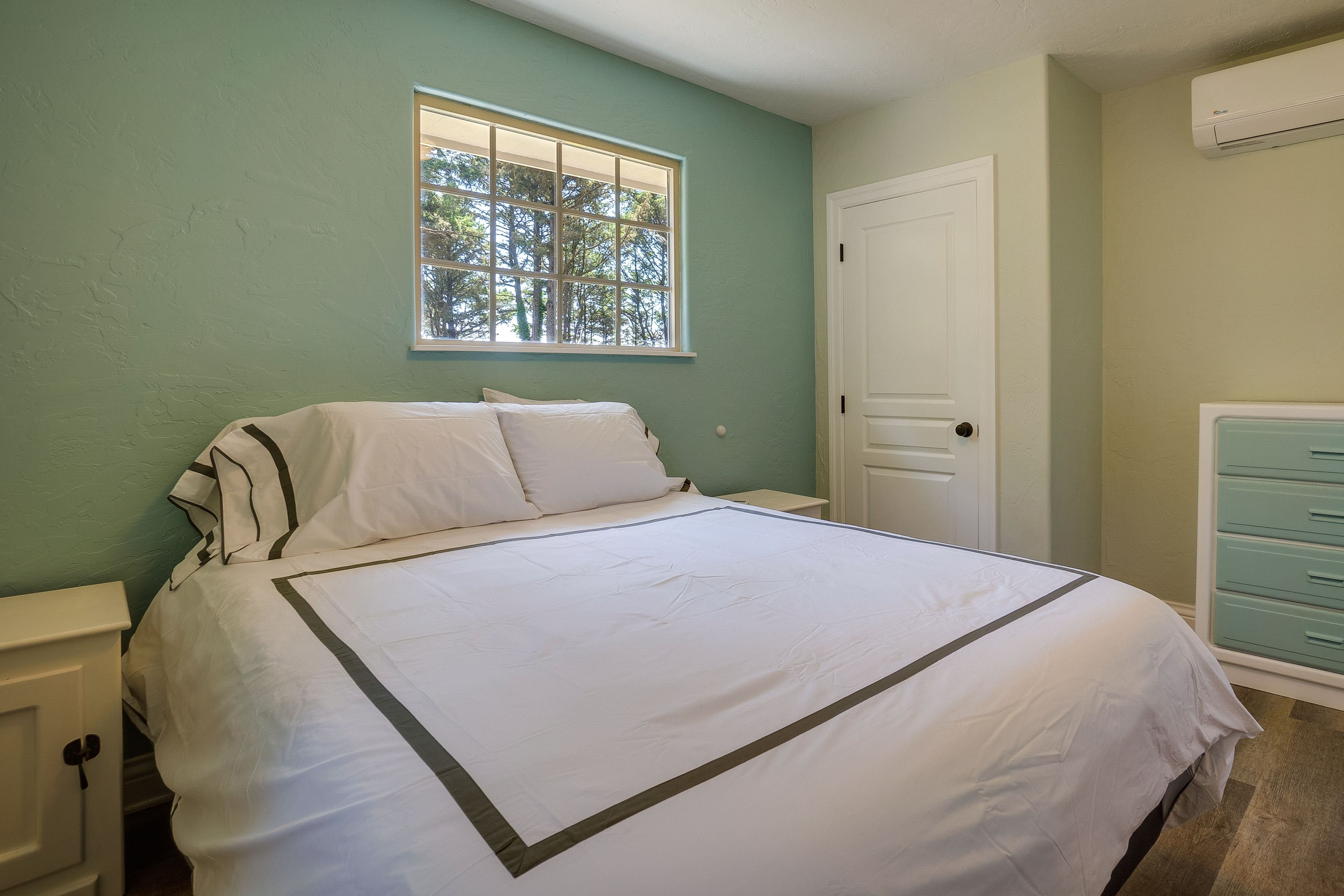 Bedroom 1 | Queen Bed | Linens Provided