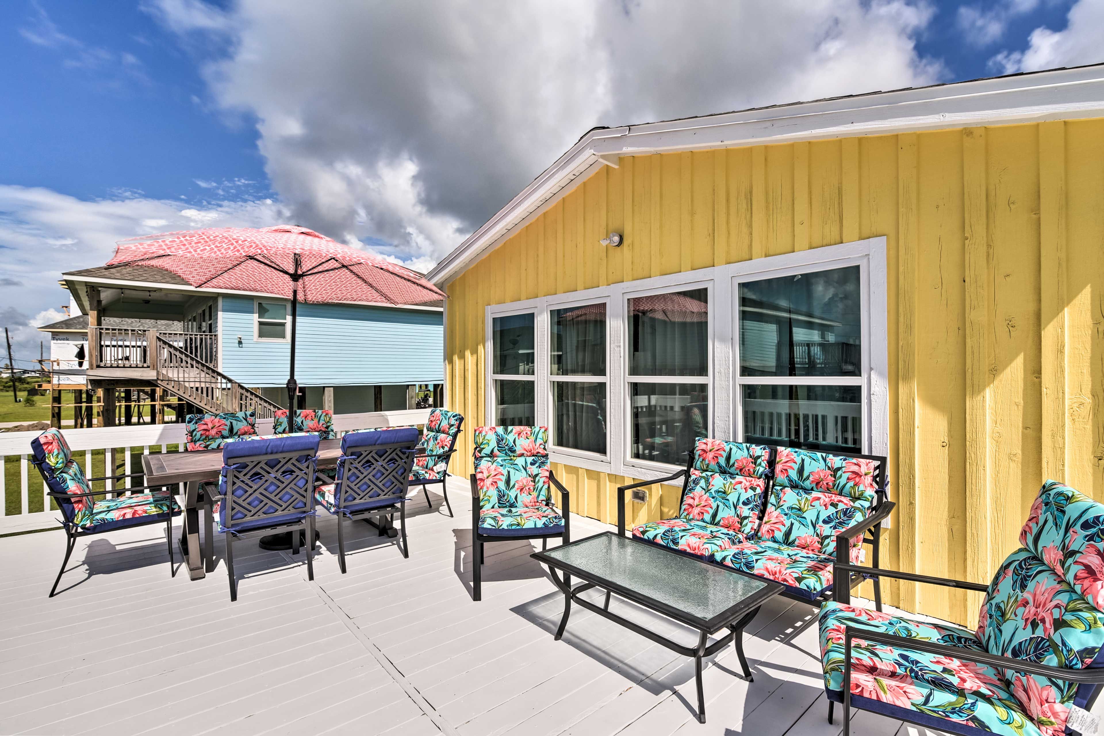 Deck | 1 Exterior Security Camera