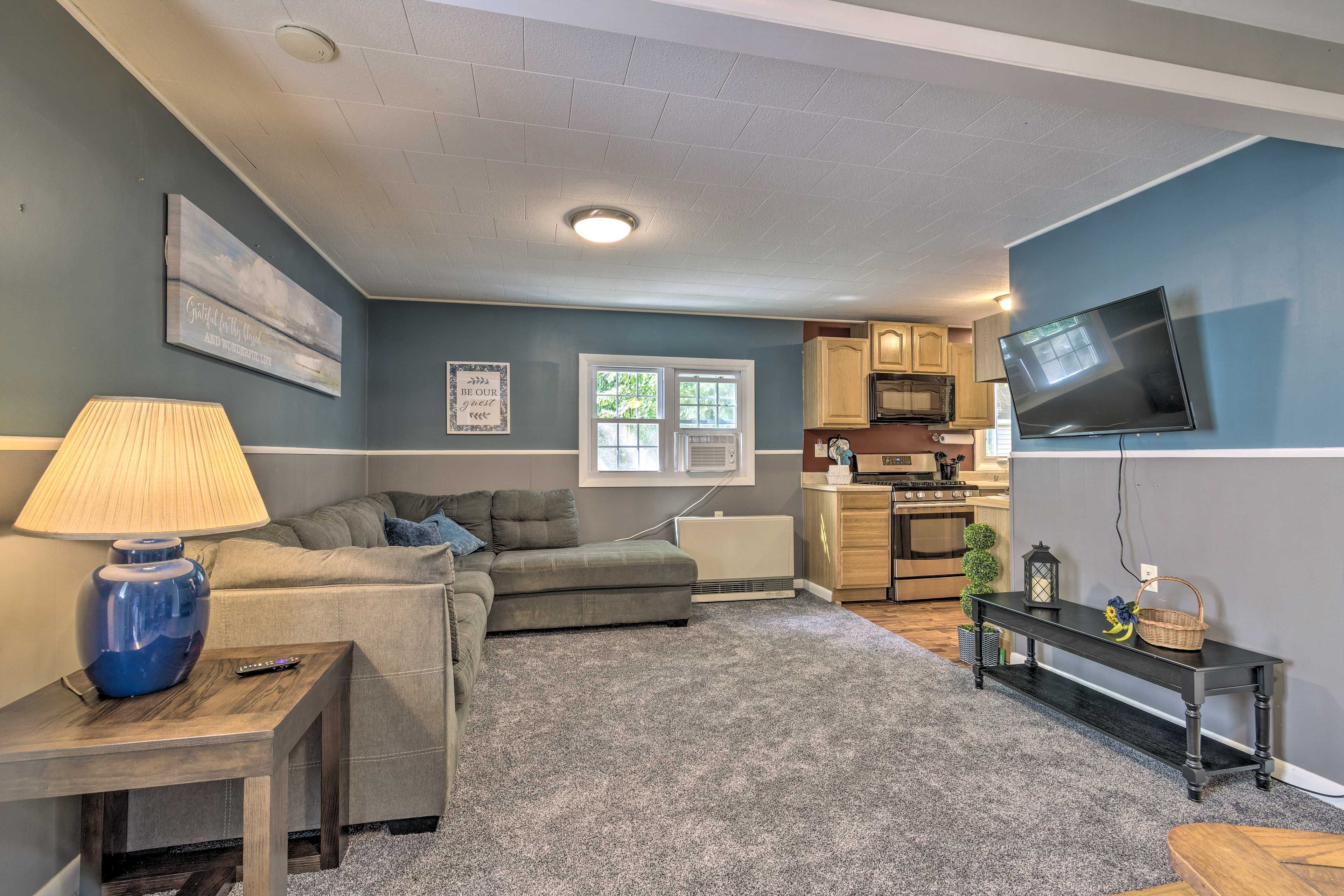 Living Room | Free WiFi | Smart TV | Central Heat