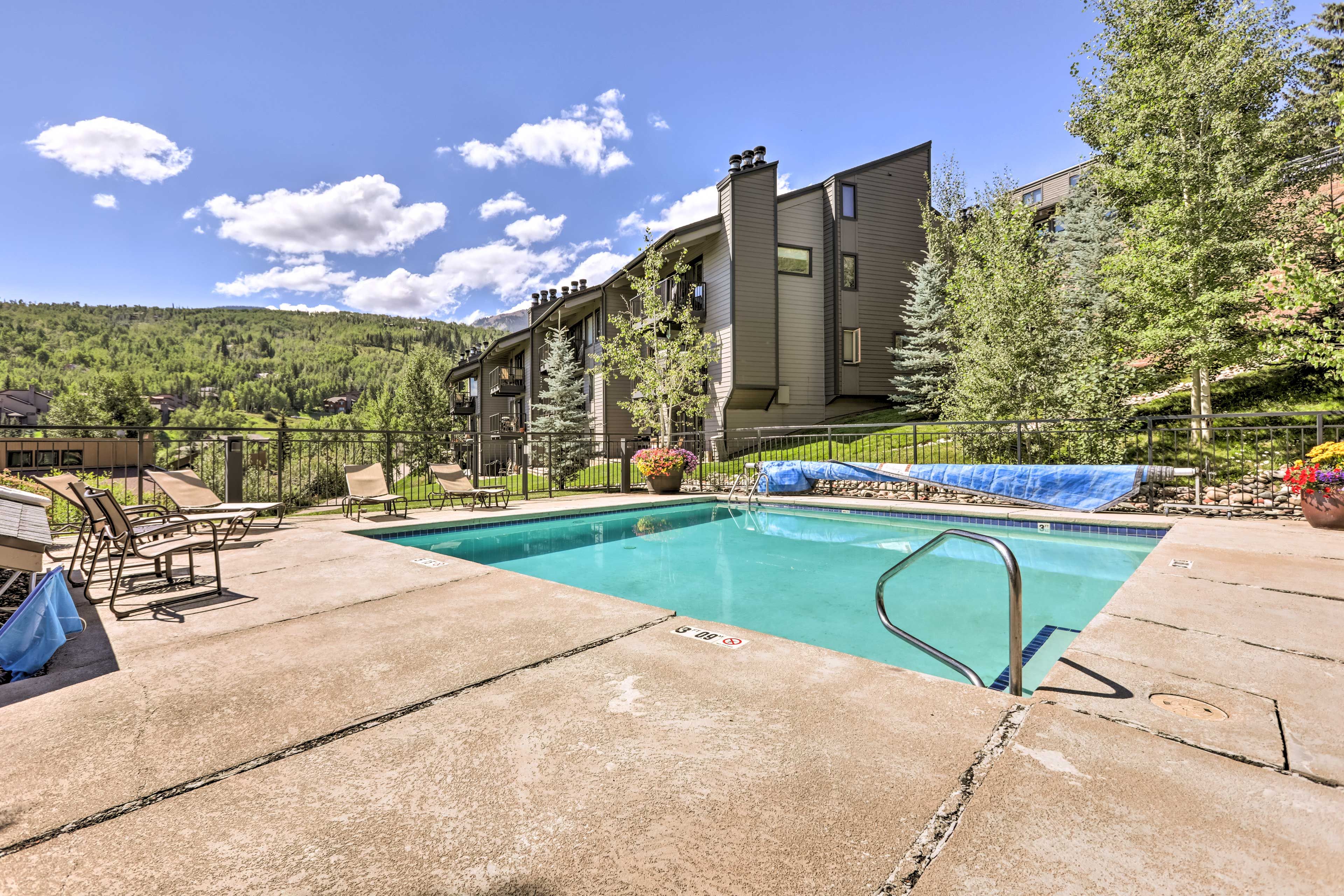 Community Pool | Open Seasonally | Community Hot Tub | Open Year-Round