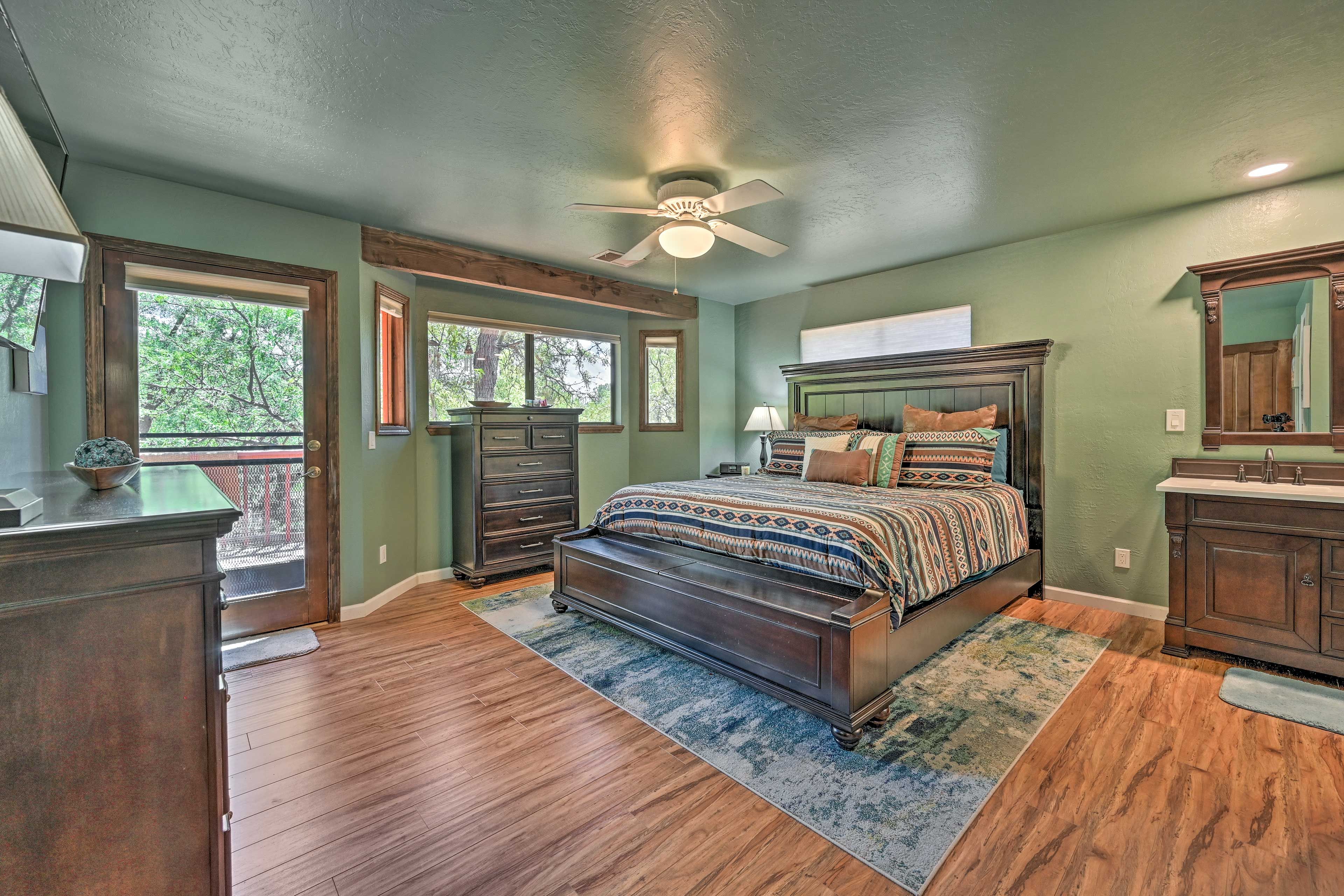 Bedroom 1 | California King Bed | En-Suite Bathroom