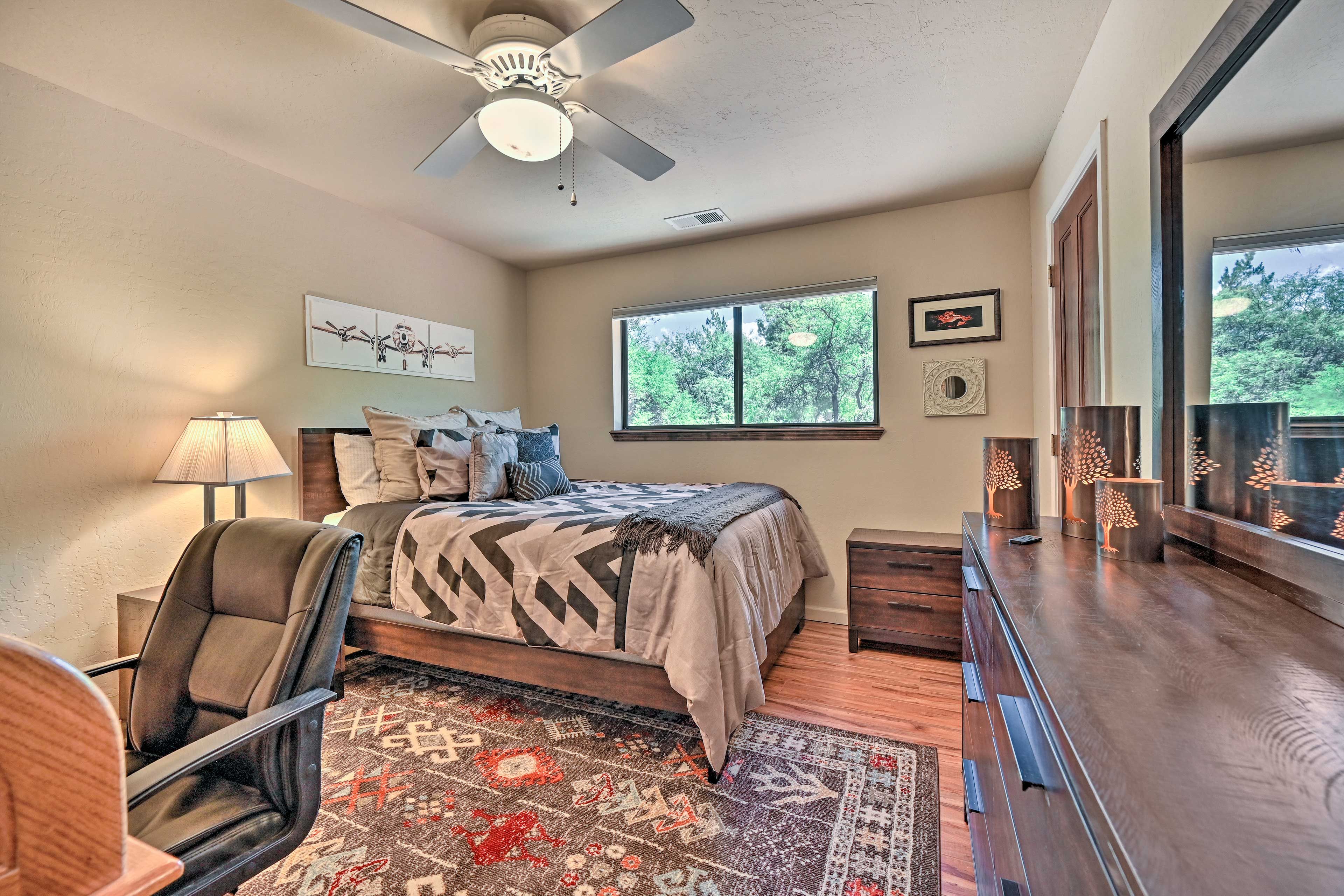 Bedroom 2 | Queen Bed | Linens Provided