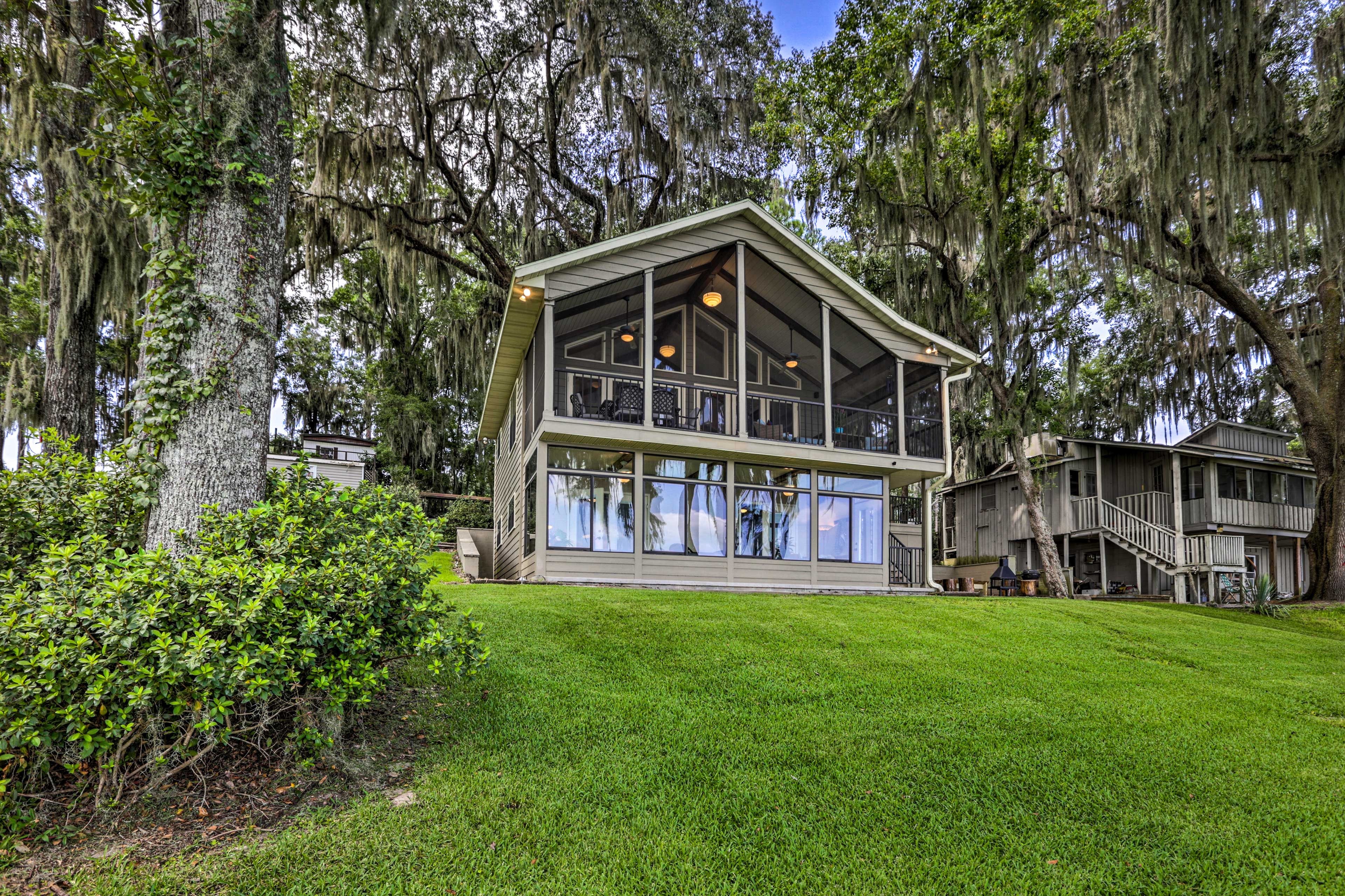 Home Exterior | 2 Exterior Security Cameras (Facing Out)