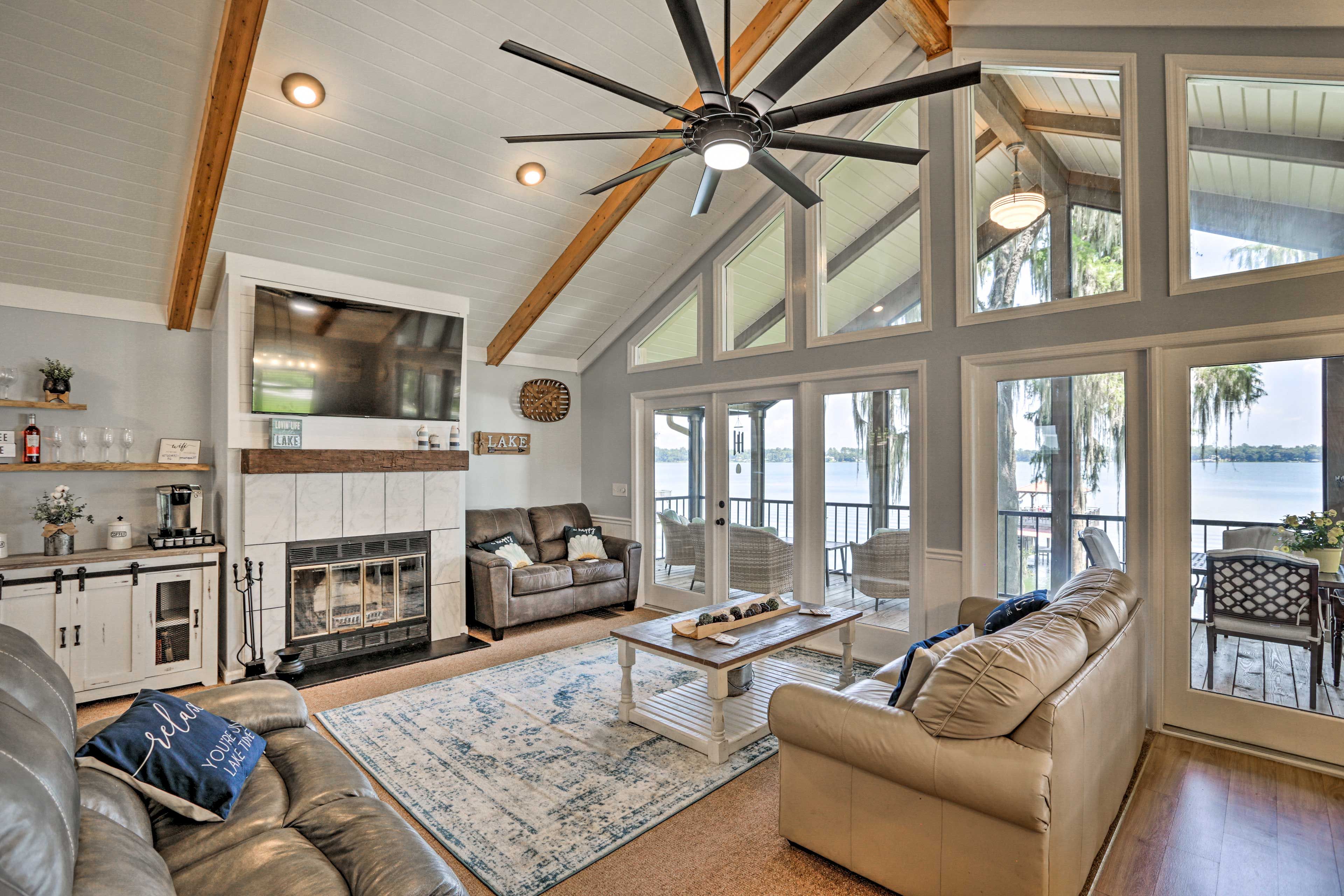 Living Room | Smart TV | Central A/C + Heating