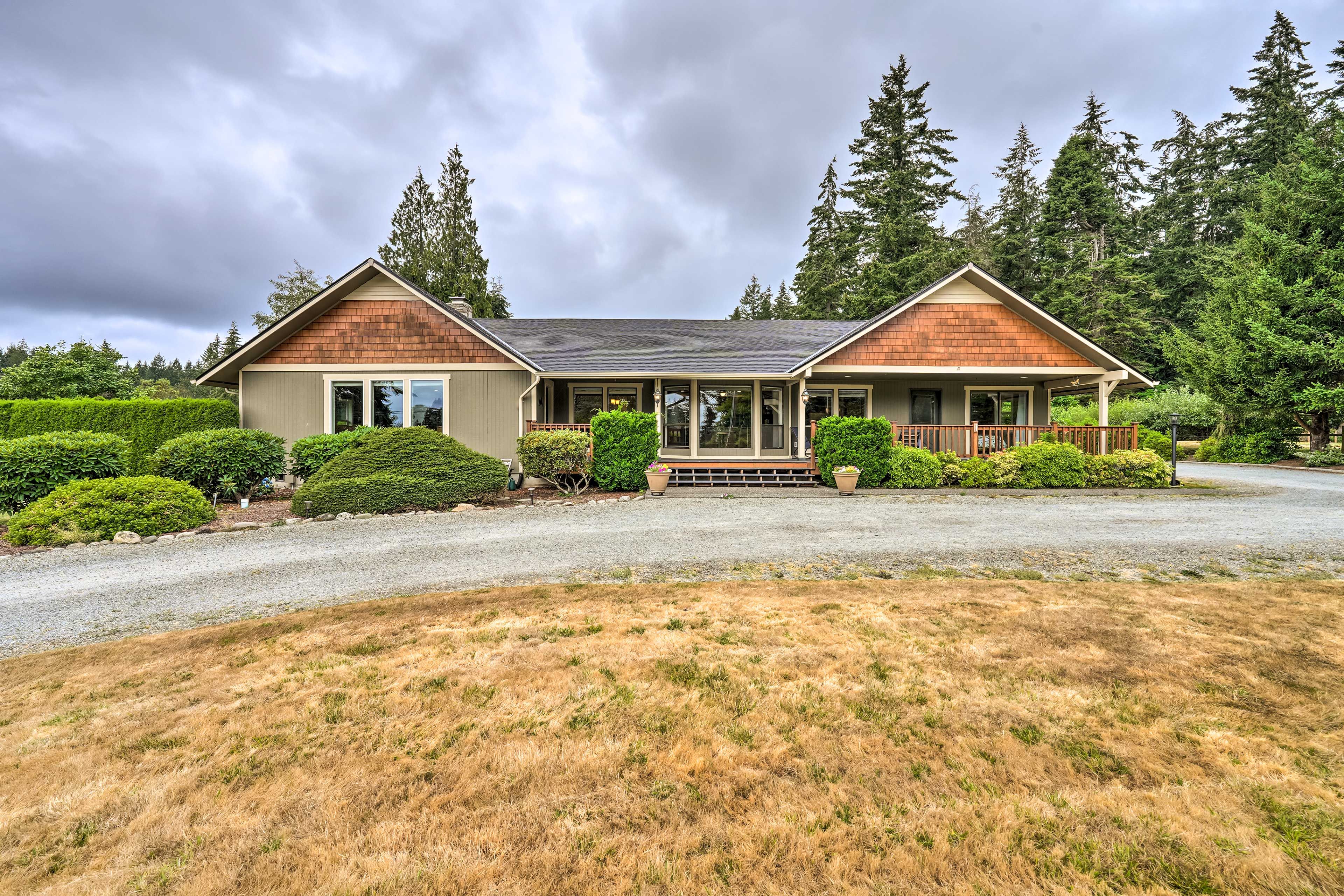 Camano Vacation Rental | 4BR | 3BA | 2,627 Sq Ft | 4 Steps to Access