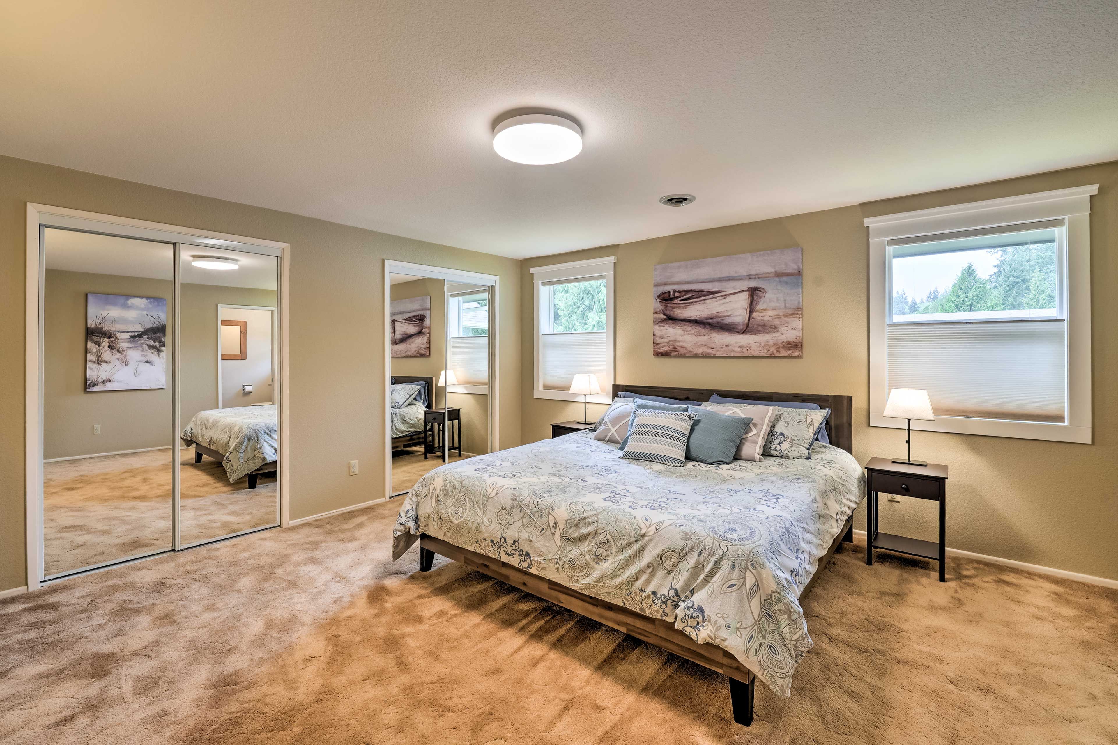 Bedroom 1 | King Bed | Linens Provided | En-Suite Bathroom
