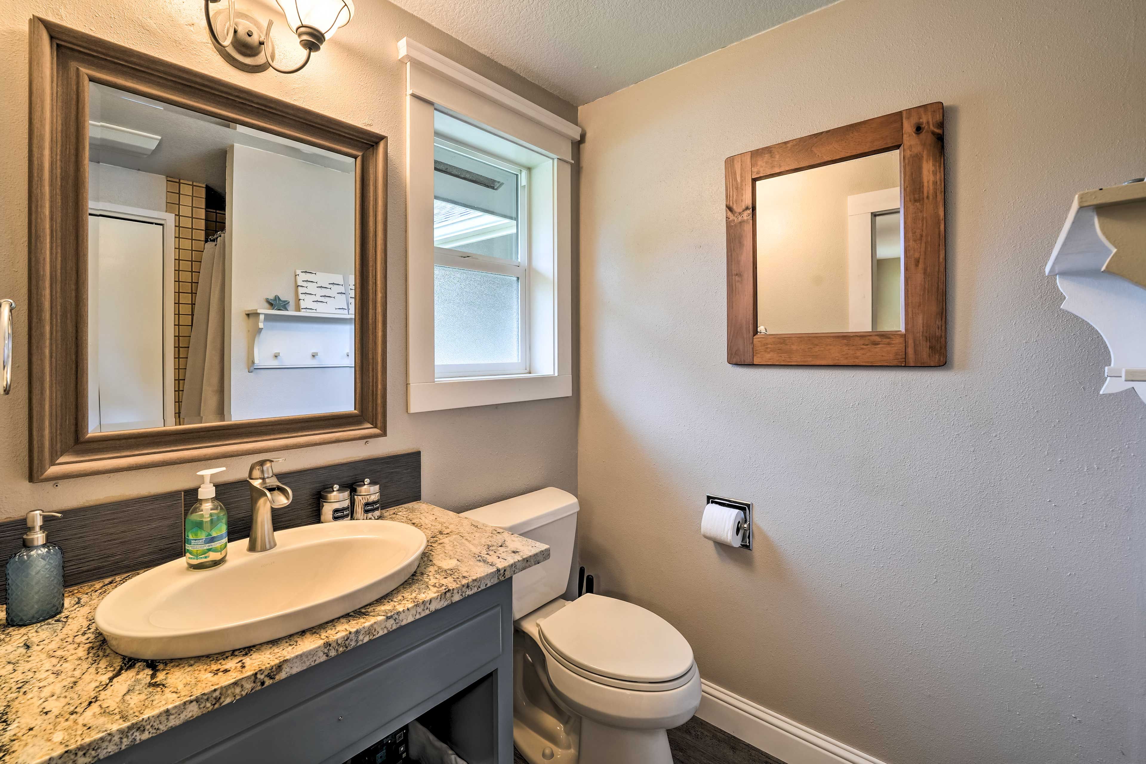 En-Suite Bathroom | Towels Provided