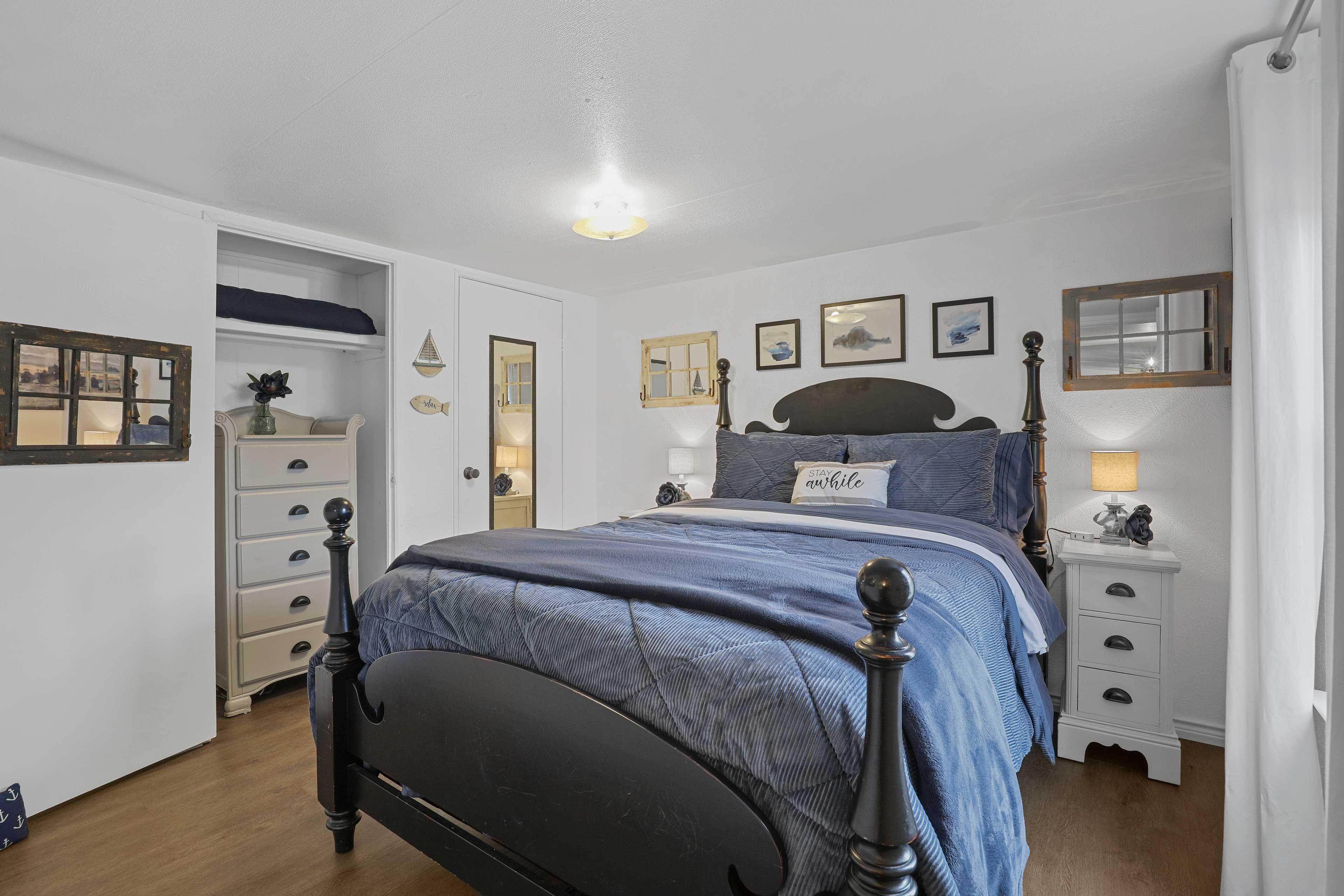 Bedroom 2 | Queen Bed