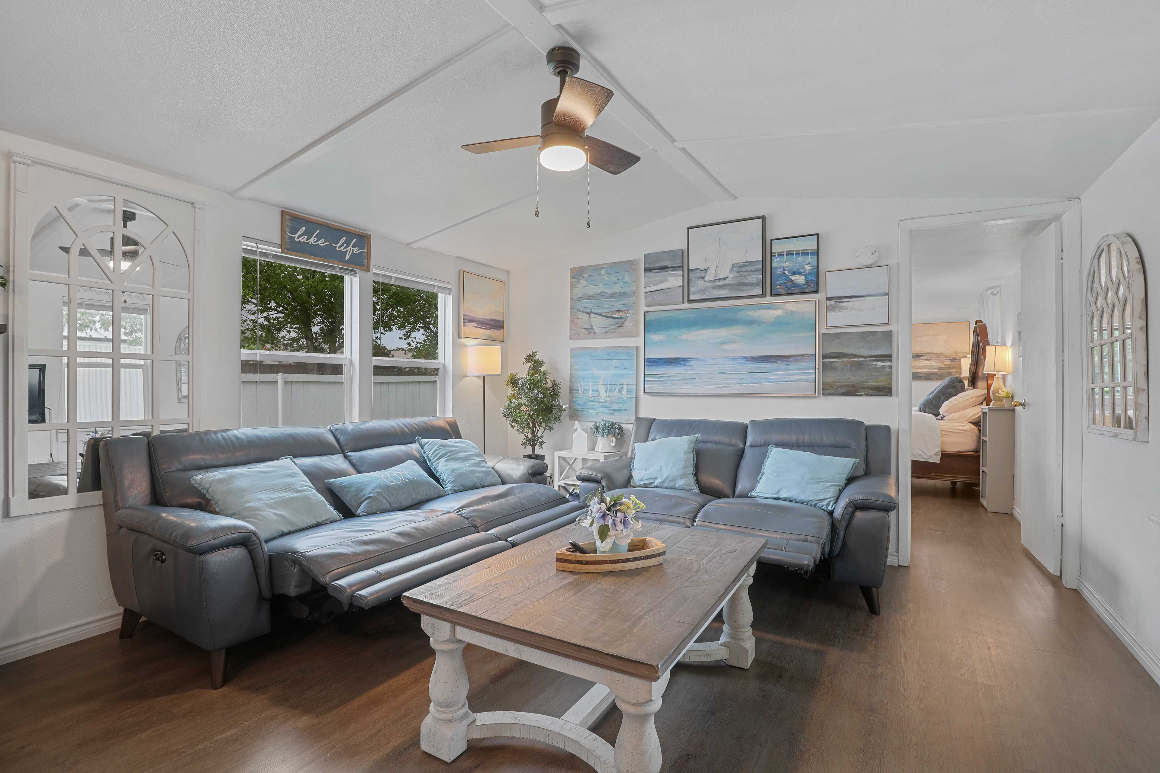 Living Room | Single-Story Interior