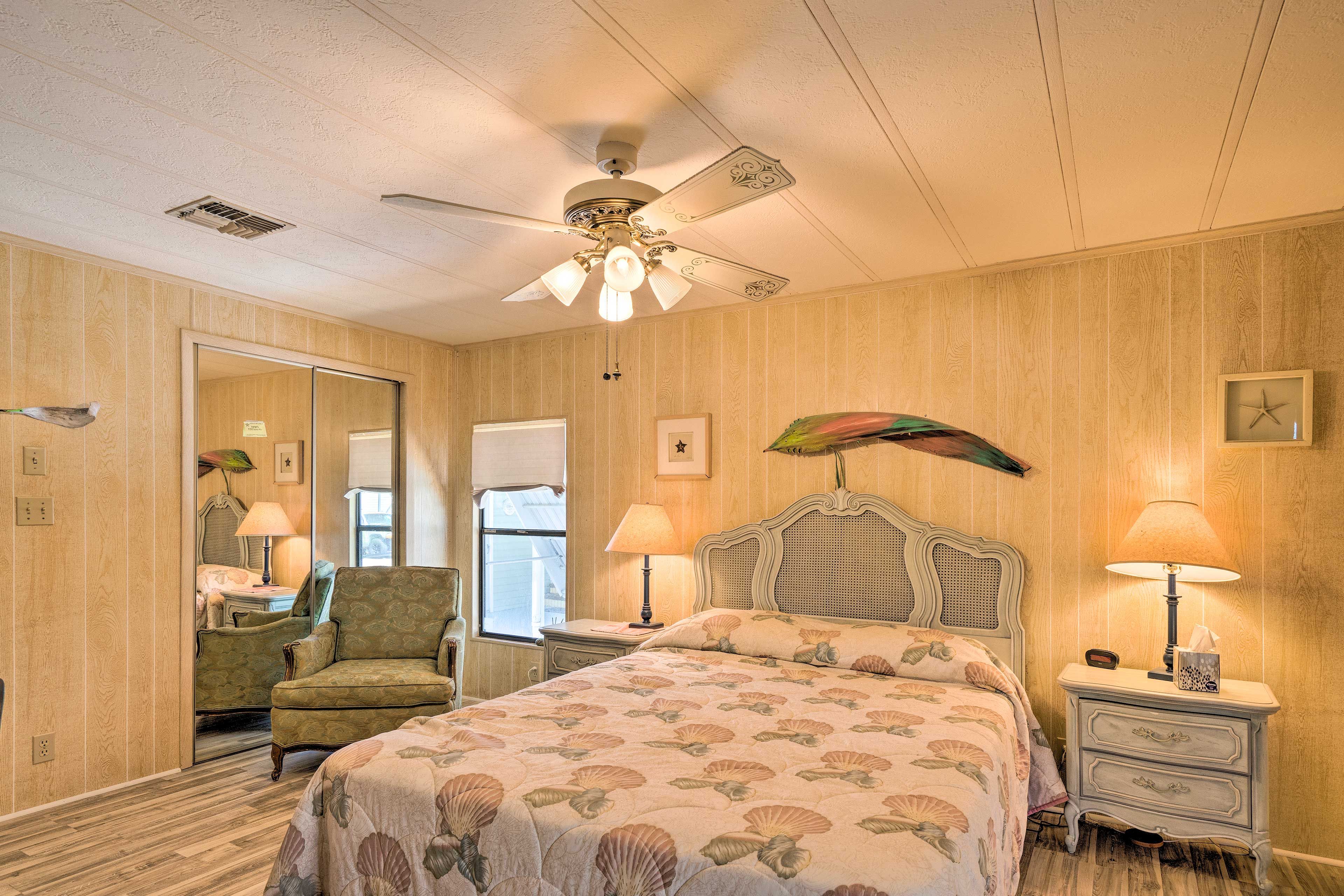 Bedroom 1 | Queen Bed | En-Suite Bathroom | Linens Provided