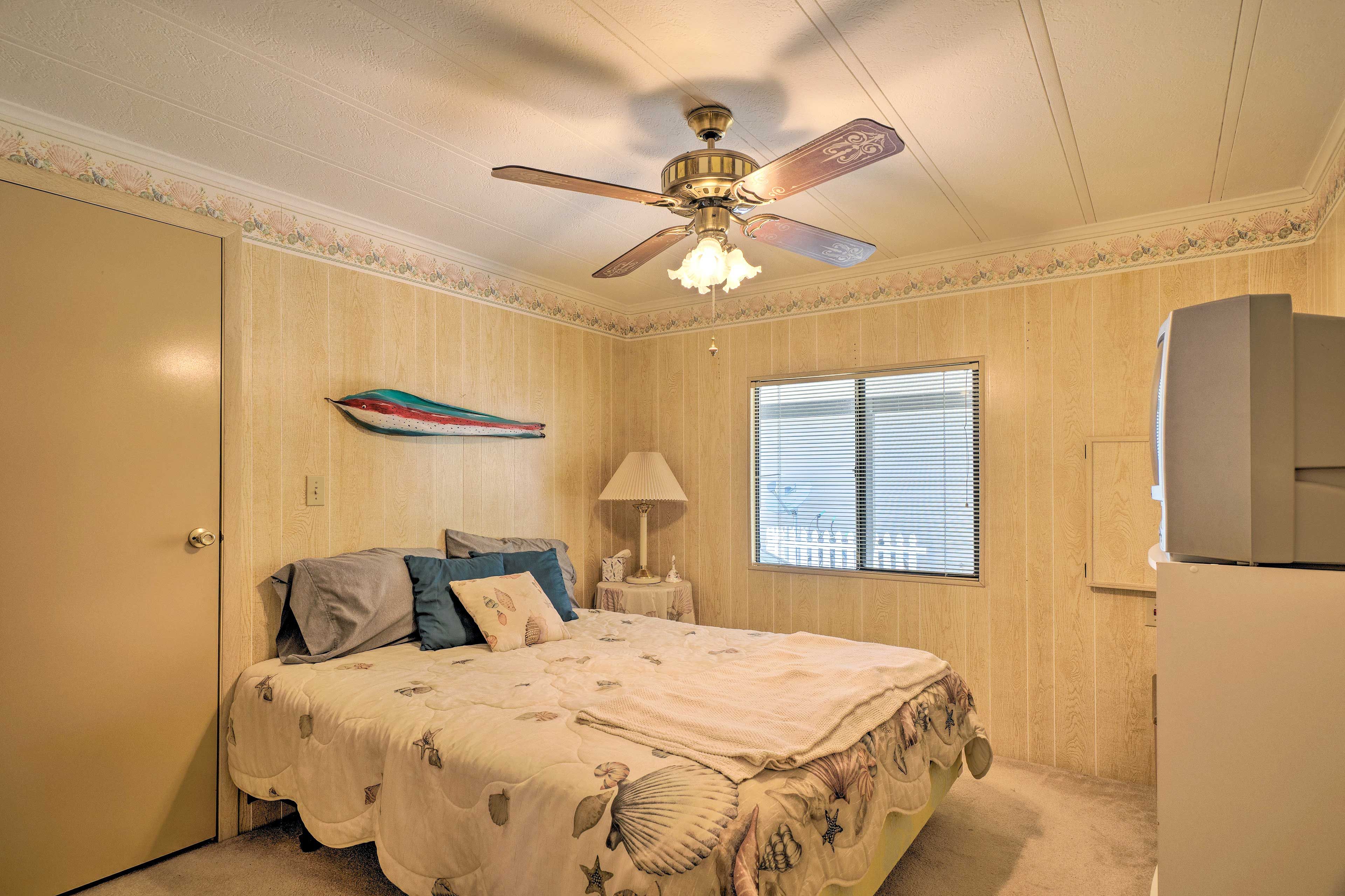 Bedroom 2 | Queen Bed | En-Suite Bathroom