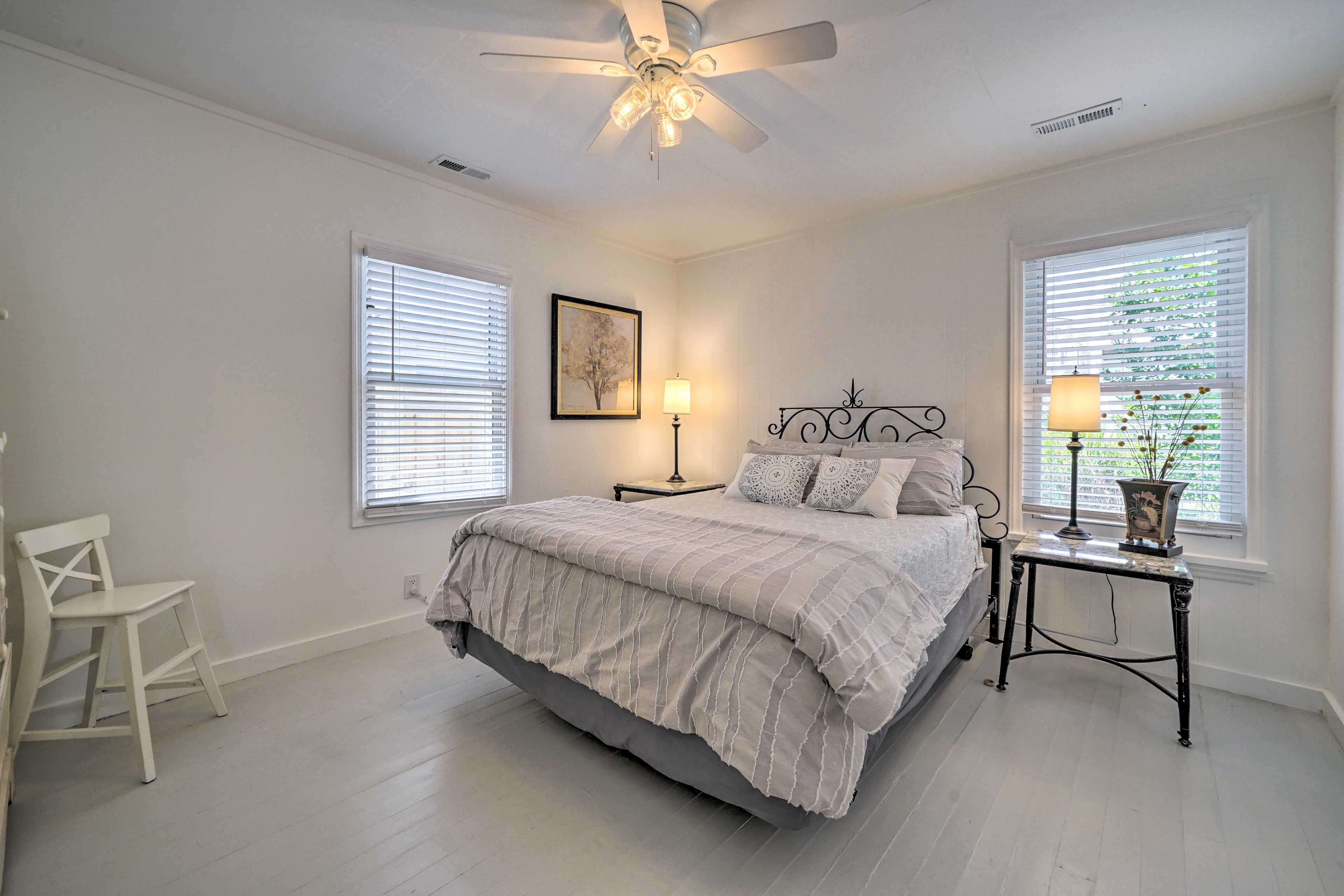 Bedroom 1 | Queen Bed | Linens Provided