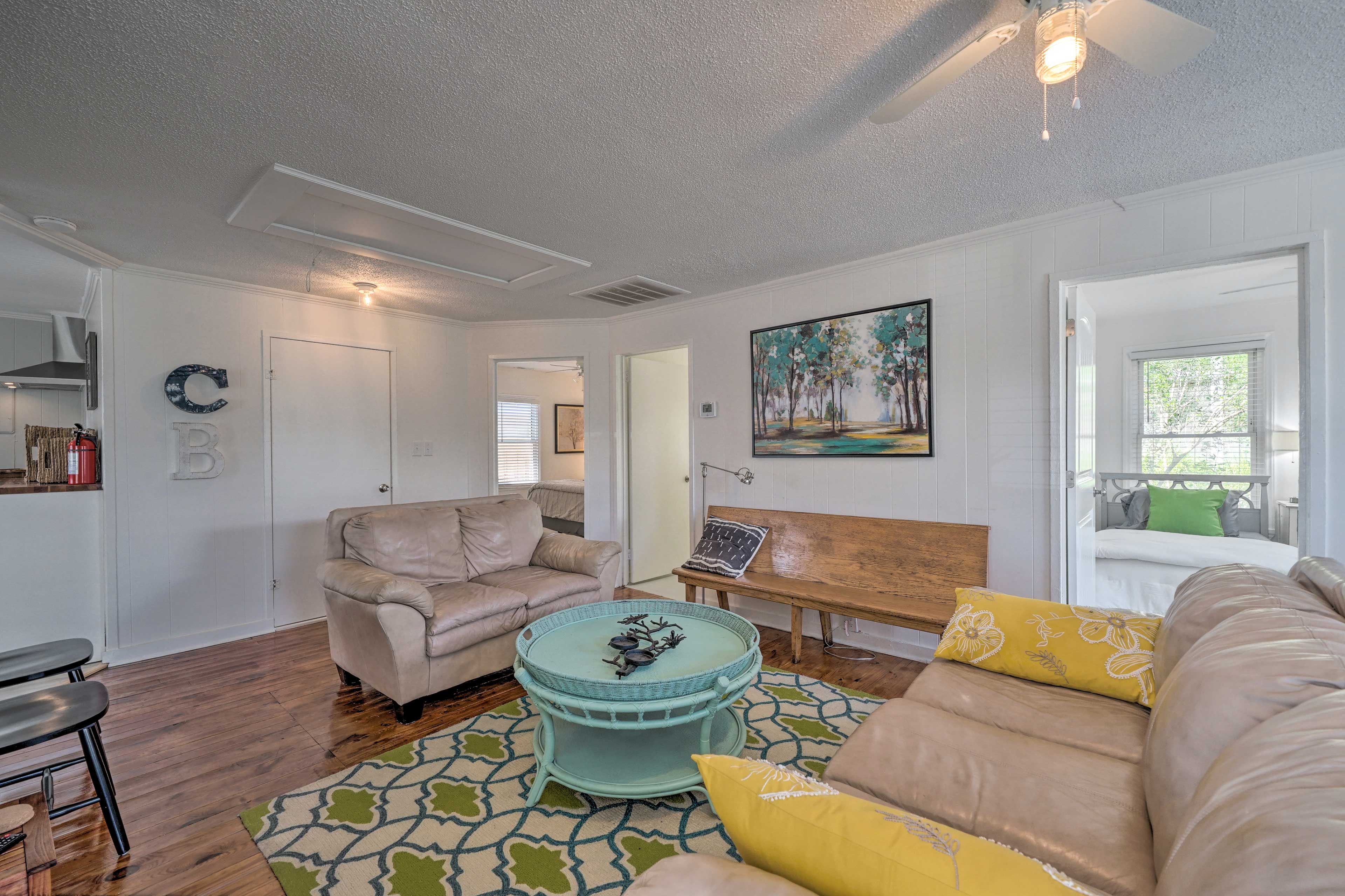 Living Room | Smart TV | Free WiFi
